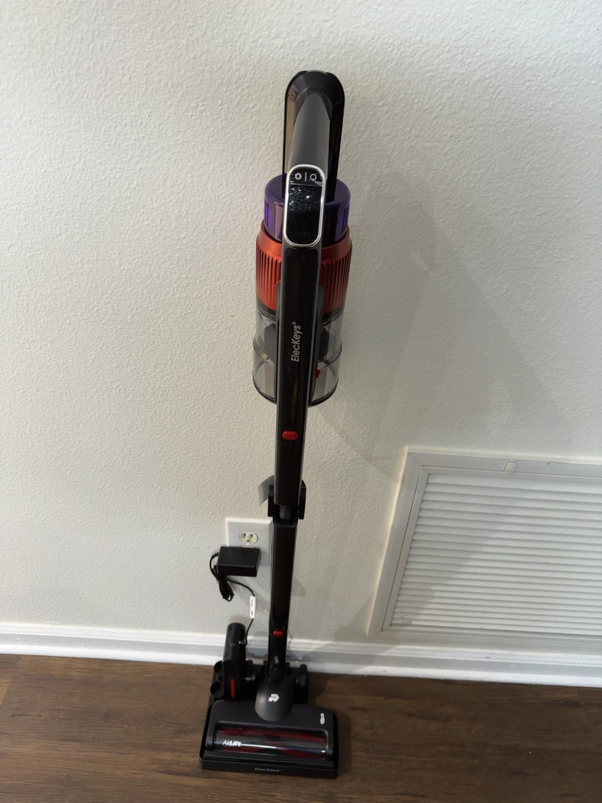 ElecKeys 650W Cordless Vacuum Cleaner for Home, Pet Hair & Hardwood Floors, 55KPa Lightweight Vacuum Cleaners with 65 Mins Runtime, Self-Standing, Foldable Tube, Charging Dock & Anti-Tangle Brush customer photo 2