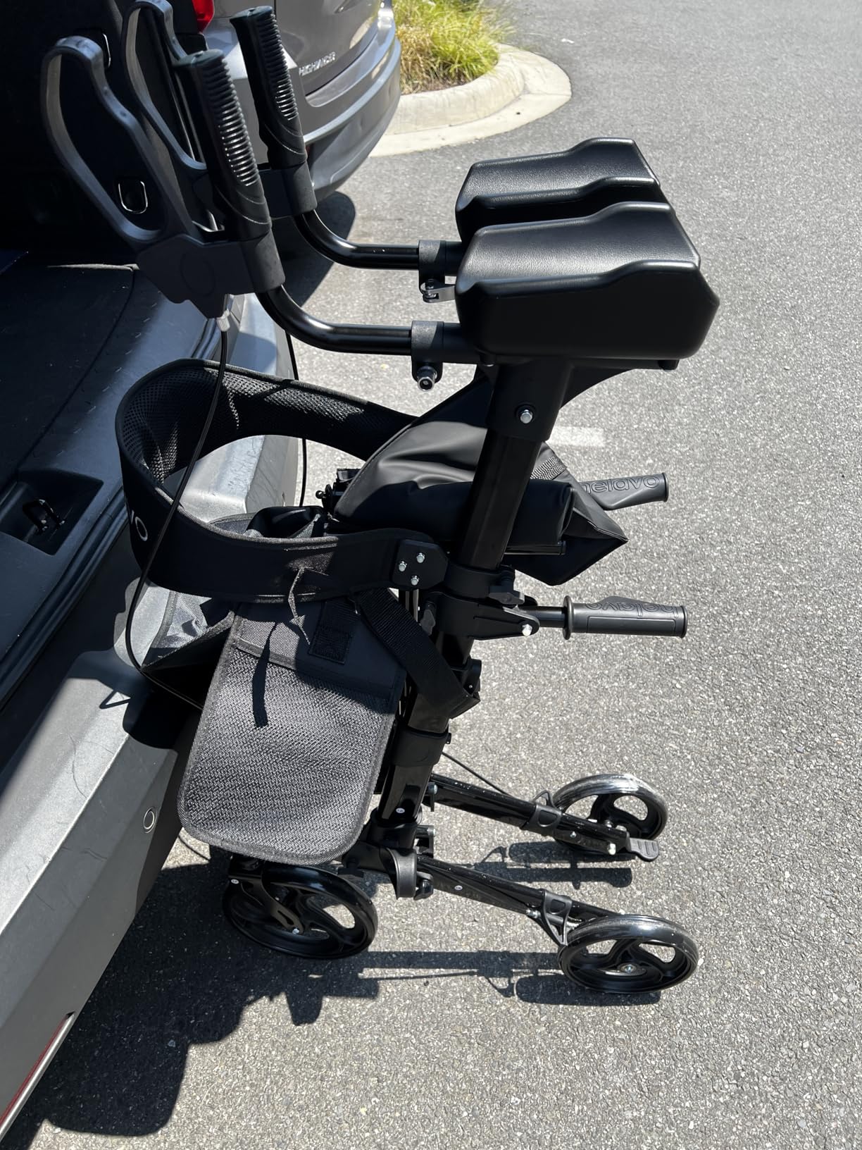 Helavo Extra Wide 2 in 1 Bariatric Walker Wheelchair Combo, 500 lb Capacity | Heavy Duty Rollator Transport Chair, 28.3