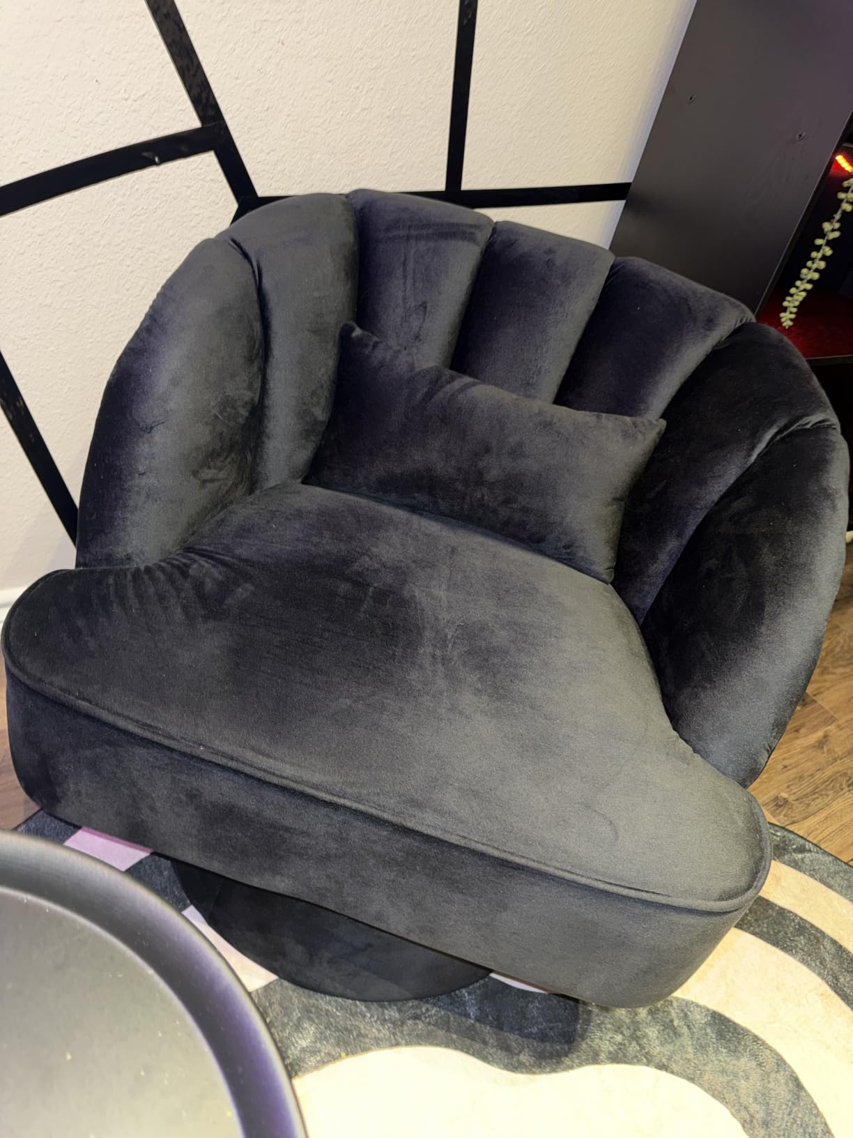 IDEALHOUSE Swivel Accent Chair with Armrests, 360° Mid Century Modern Swivel Barrel Chair, Modern Cozy Velvet Armchair for Living Room, Bedroom, Small Space, Brown customer photo 2