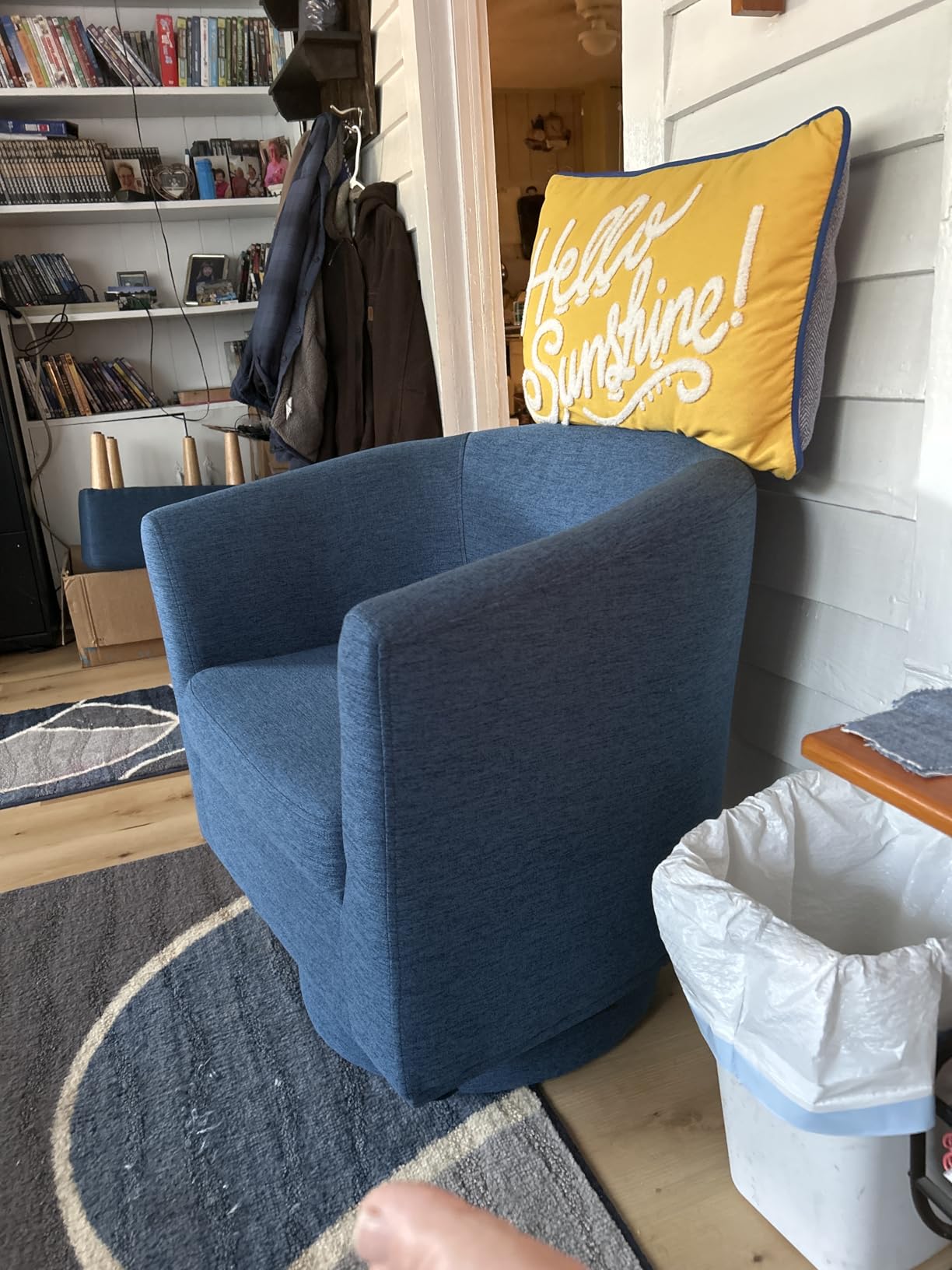 DAZONE White Swivel Accent Chair with Ottoman, Modern Barrel Living Room Chair with 360 Swivel Base, Upholstered Armchair for Bedroom, Reading, Small Spaces customer photo 1