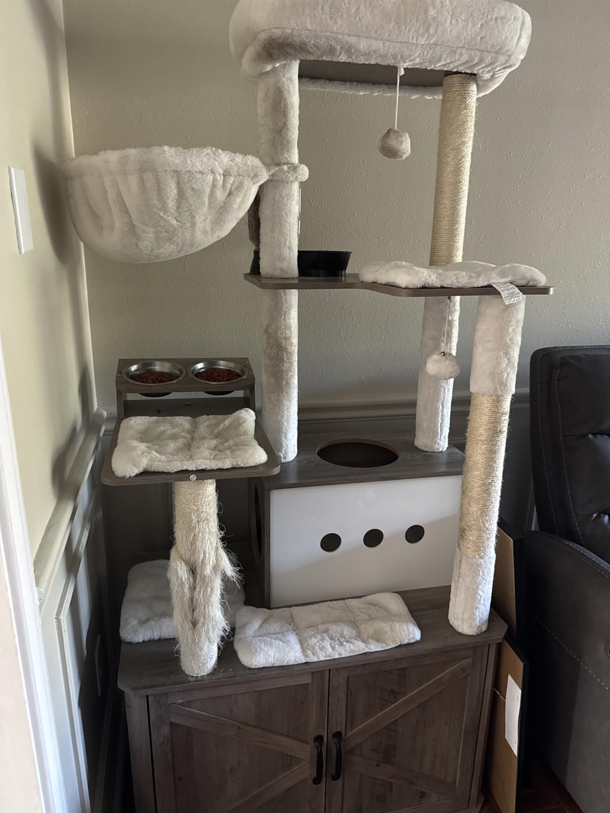 Feandrea Cat Tree, 66.9-Inch Cat Tower with Litter Box Enclosure, Large Condo with Food Station, Storage, Scratching Posts, Cave, Hammock, Washable Cushions, Rustic White and Honey Brown UPCT169W201 customer photo 1