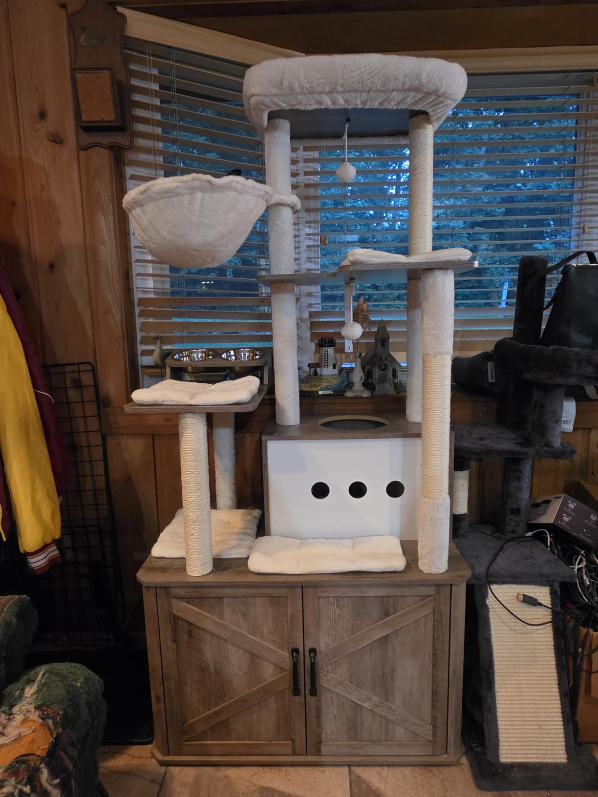Feandrea Cat Tree, 66.9-Inch Cat Tower with Litter Box Enclosure, Large Condo with Food Station, Storage, Scratching Posts, Cave, Hammock, Washable Cushions, Rustic White and Honey Brown UPCT169W201 customer photo 2