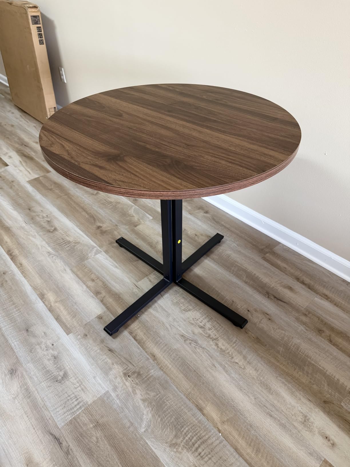VASAGLE Dining Table, Small Round Kitchen Table for 4 People, 31.5 x 29.4 Inches, for Dining Room, Living Room, Modern, Water-Resistant, Ebony Black customer photo 2