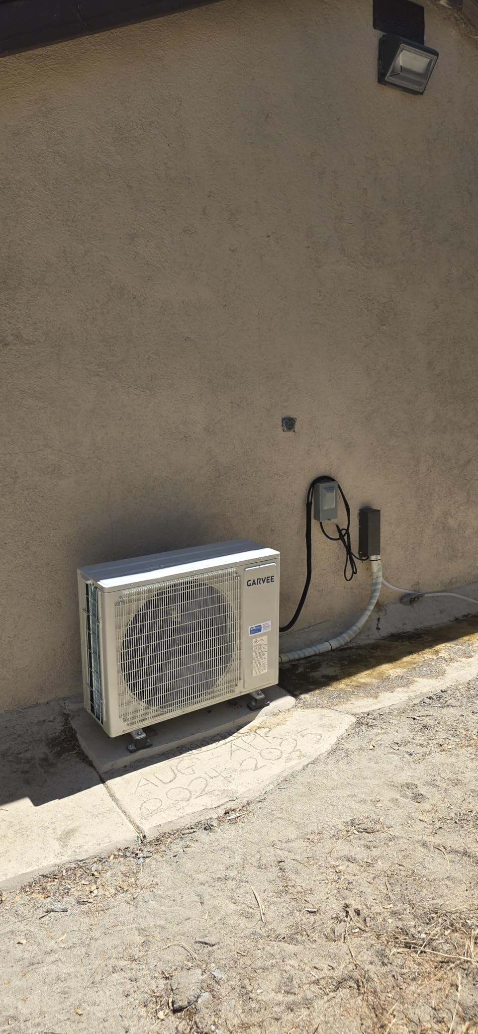 24,000 BTU Mini Split Air Conditioner with Heat Pump, 19 SEER | Cools Up to 1500 Sq. ft, Inverter AC with Installation Kit & Remote, Ductless AC Unit with Pre-Charged Condenser, 230V, White customer photo 2