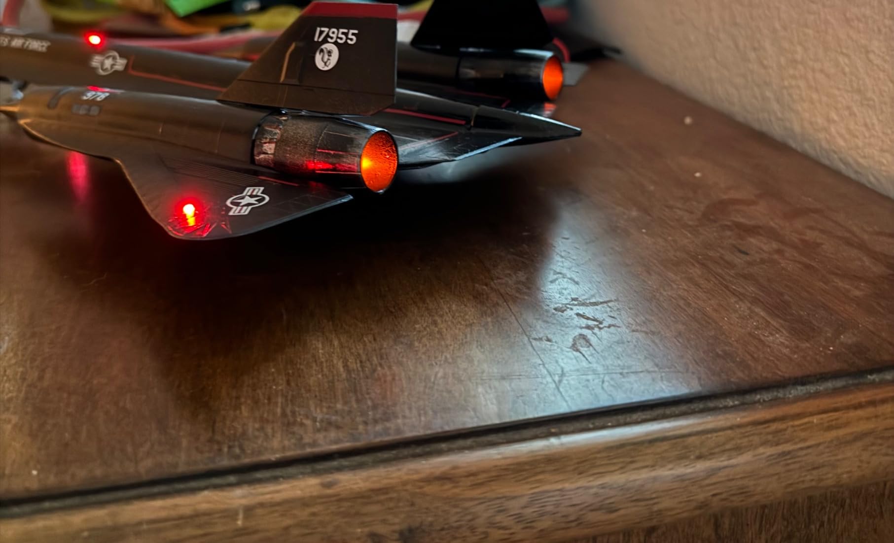 Revell 85-5810 SR-71 Blackbird 1:72 Scale 66-Piece Skill Level 4 Model Airplane Building Kit customer photo 2