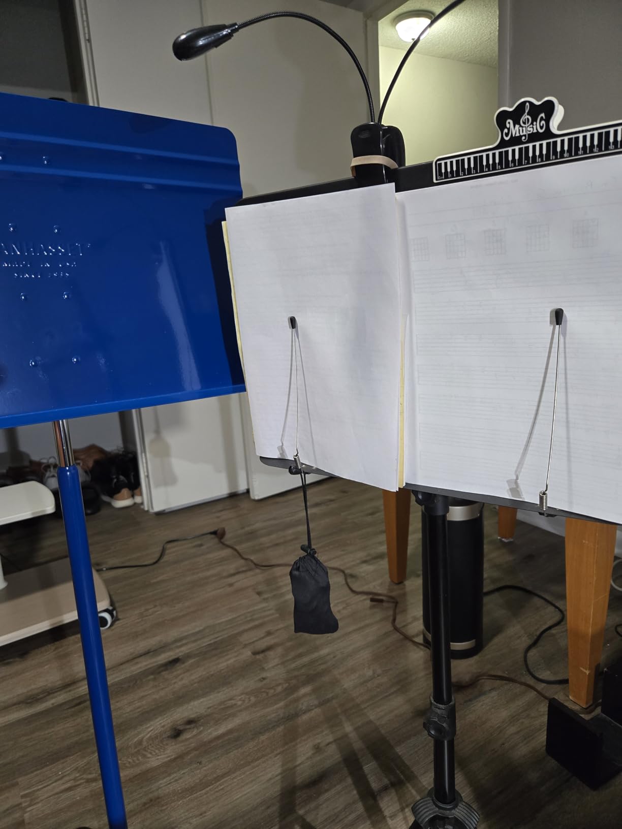 Manhasset Music Stand for Sheet Music - 48 Symphony Model customer photo 2