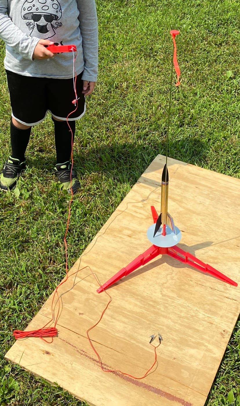 Estes 1225 Alpha Rocket-Building Kit, Intermediate Flying-Rocket-Model Kit for Ages 10+ customer photo 1