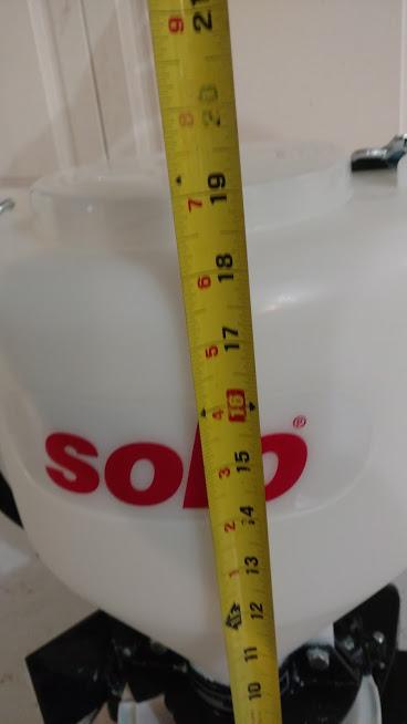 SOLO Inc 421 20-Pound Capacity Portable Chest-Mount Spreader with Comfortable Cross-Shoulder Strap - 421S, White, 20lb customer photo 2