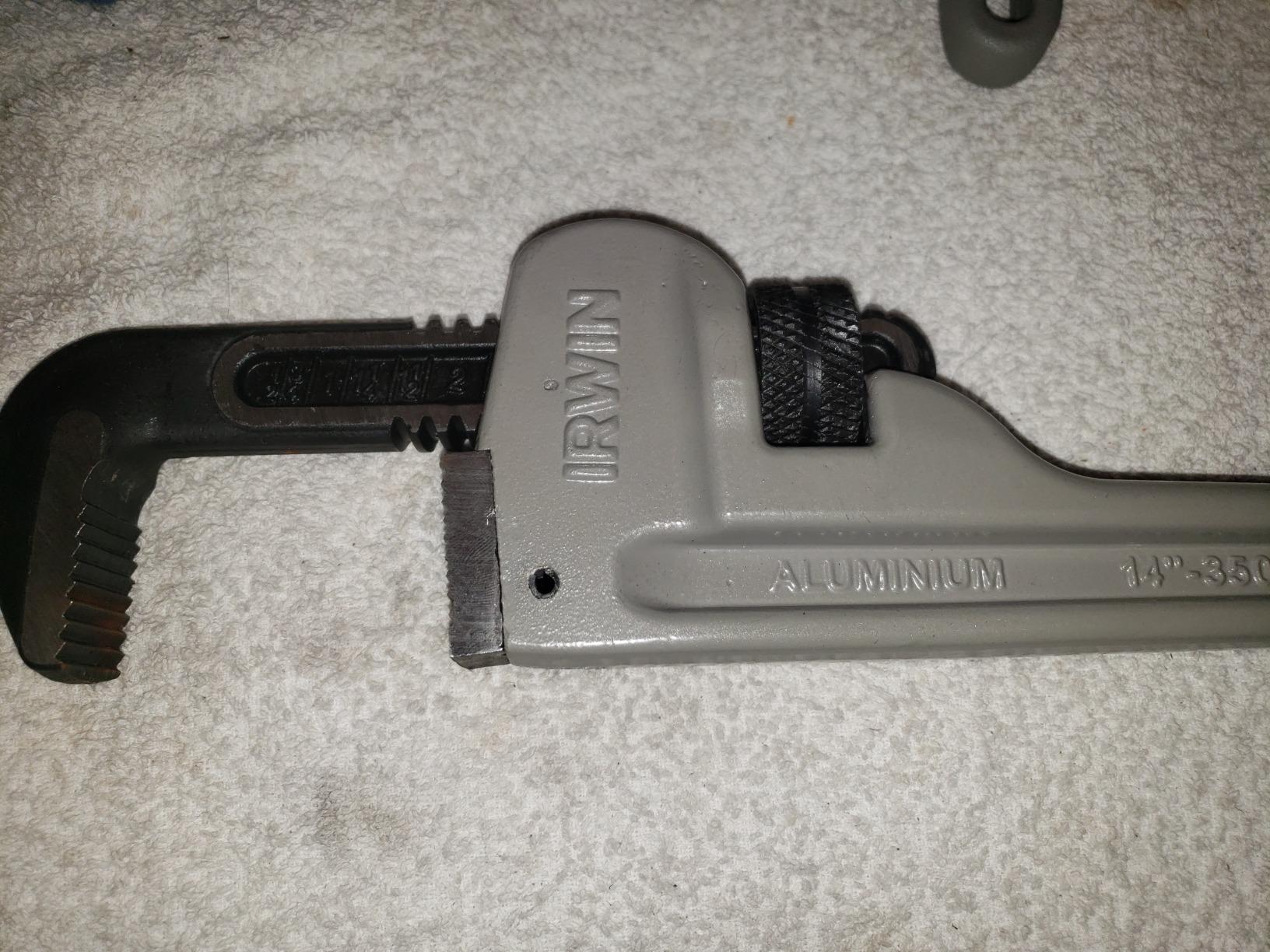 IRWIN VISE-GRIP Tools Cast Aluminum Pipe Wrench, 2-1/2-Inch Jaw Capacity, 18-Inch (2074118) customer photo 2