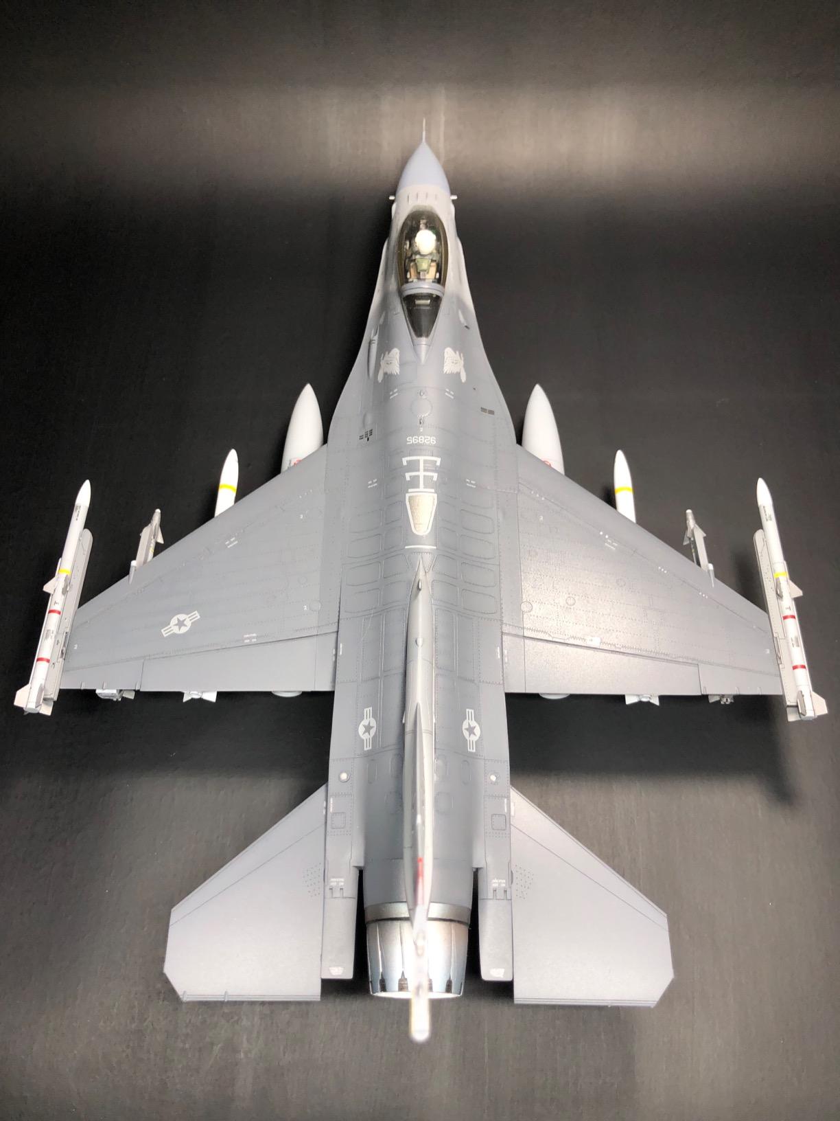 Tamiya 61098 1/48 Lockheed Martin F-16CJ Plastic Model Airplane Kit customer photo 1