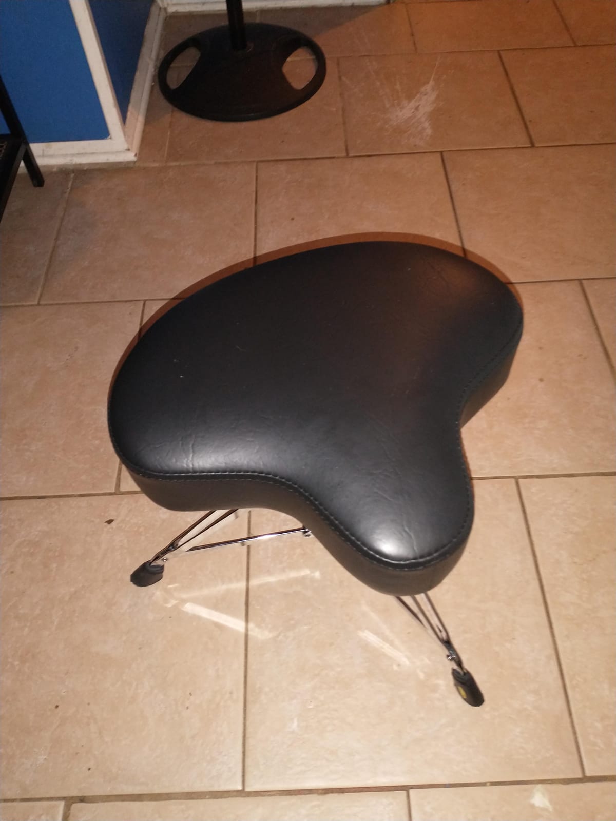Gibraltar Drum Throne with Adjustable Height Motorcycle-Style Seat, Double-Braced Legs, Sturdy Drum Stool for Drummers, Comfortable Cushion for Practice or Performance (6608) customer photo 2
