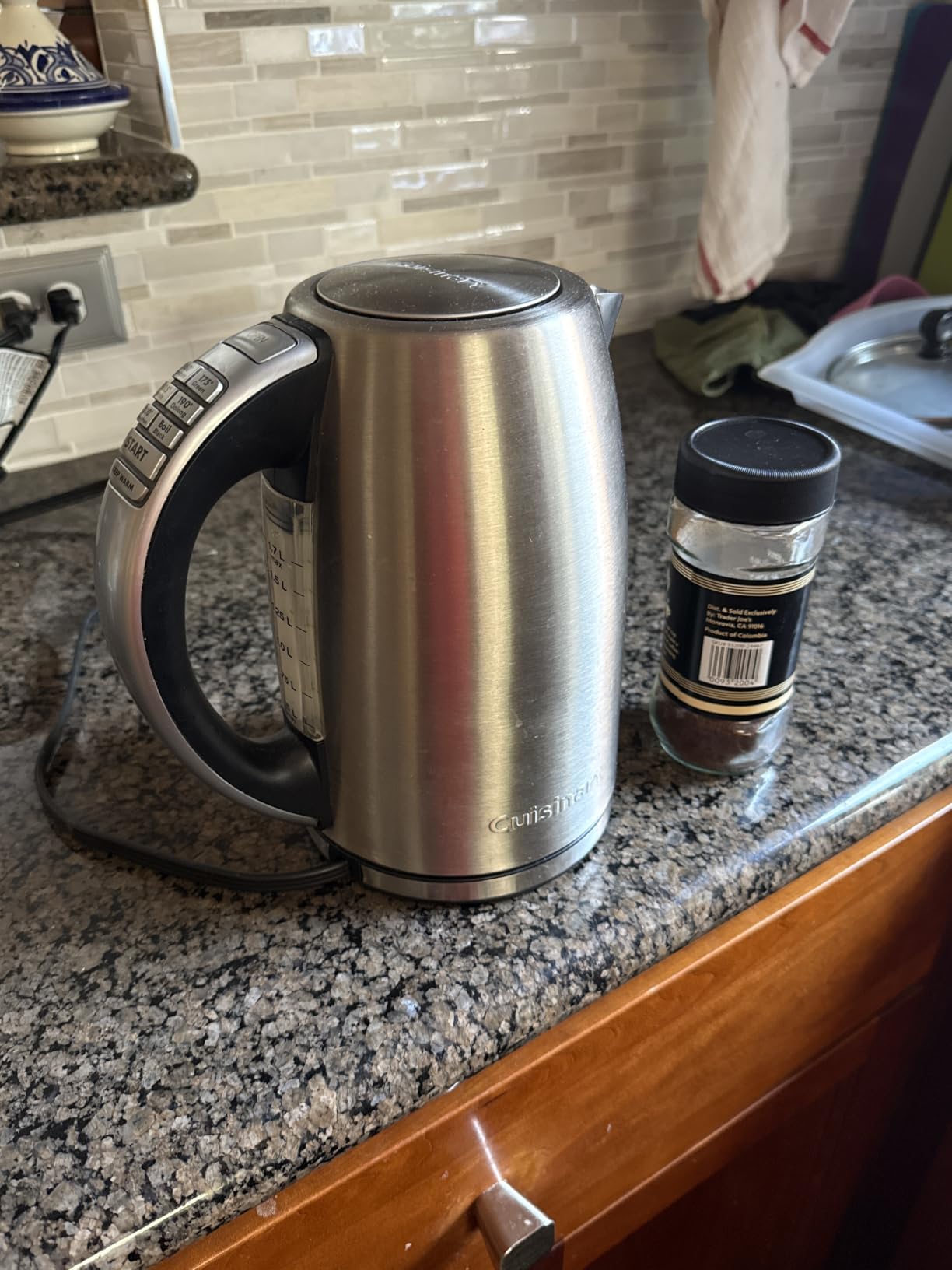 Cuisinart Electric Kettle, 1500W Fast Heating, 6 Temp Presets, 1.7L | PerfecTemp cordless electric tea kettle, includes auto shutoff & 360° base, CPK-17P1 customer photo 1