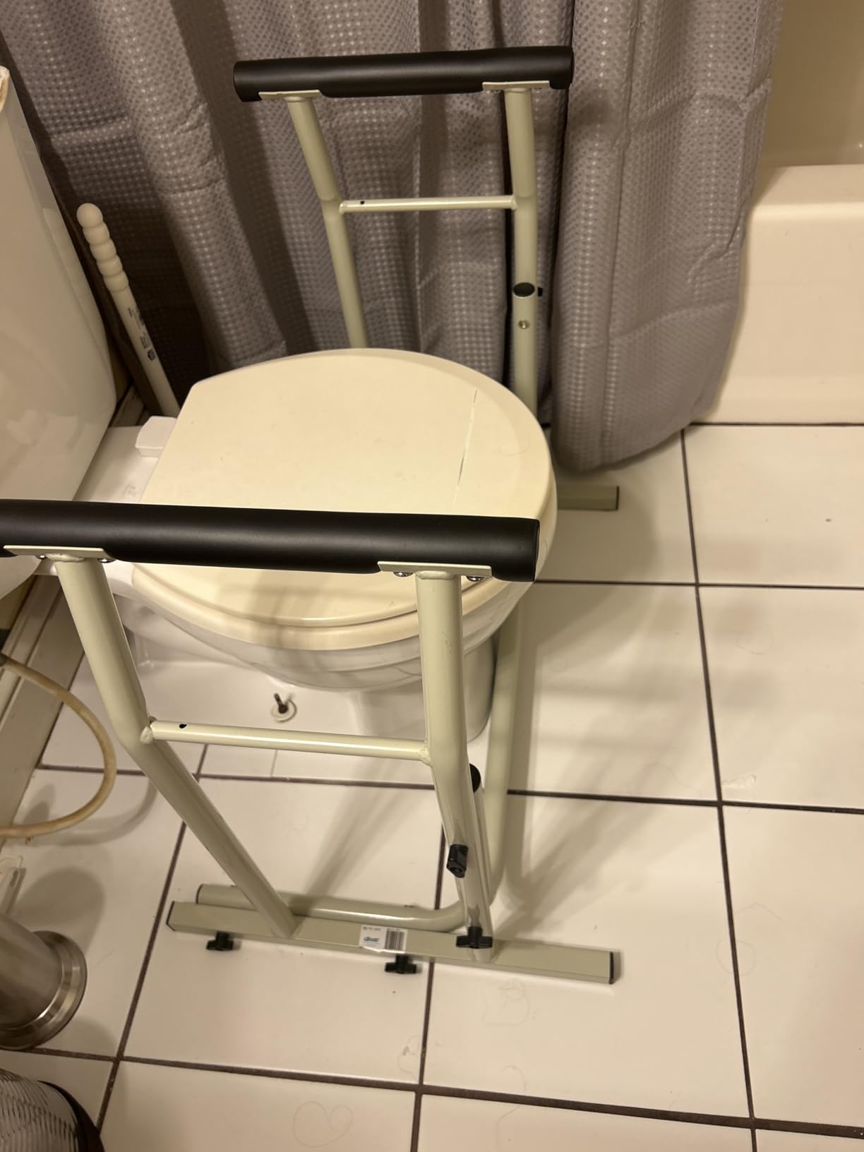 Drive Medical RTL12079 Toilet Safety Frame, Bathroom Grab Bar for Toilets, Freestanding Toilet Rail for Stability, For Users Up to 300 Pounds, White customer photo 1