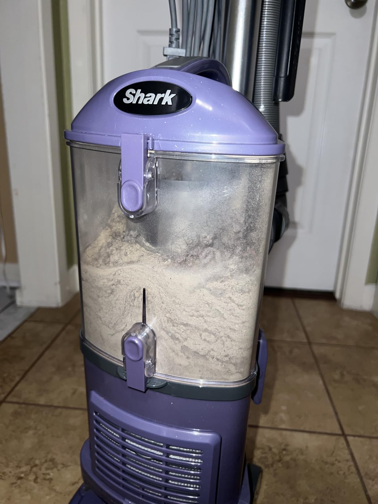 Shark Upright Vacuum Cleaner | Navigator Lift-Away | Pet Hair, Carpet & Hard Floor Cleaning | Upholstery & Crevice Tools | HEPA Filter | Swivel Steering | Large Dust Cup Capacity | Lavender | NV352 customer photo 1
