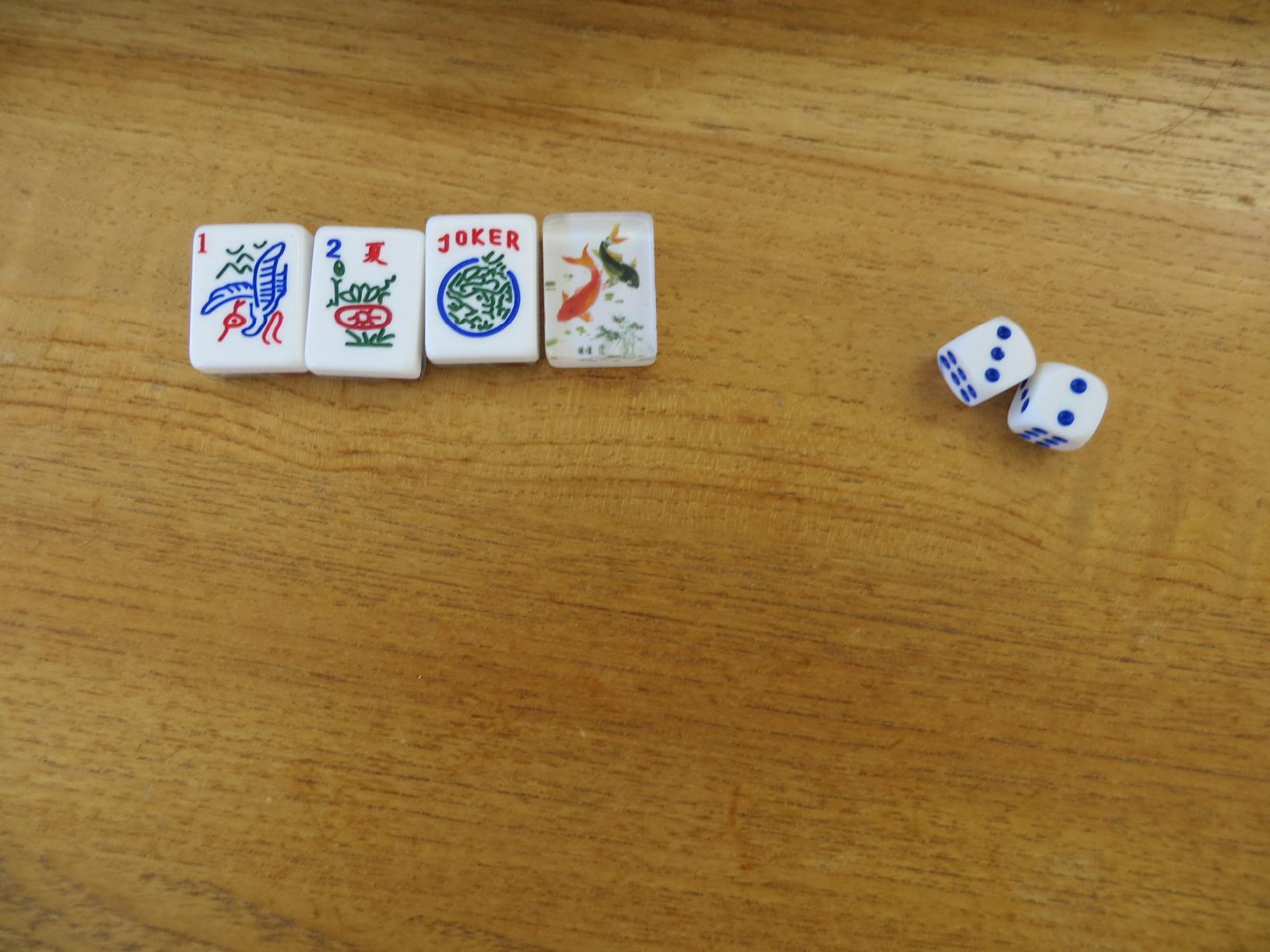 Yellow Mountain Imports American Mahjong Set, Koi Fish with Wooden Case - Four Wooden Racks, Acrylic Pushers, Wright Patterson Scoring Coins, Dice, & Wind Indicator customer photo 2