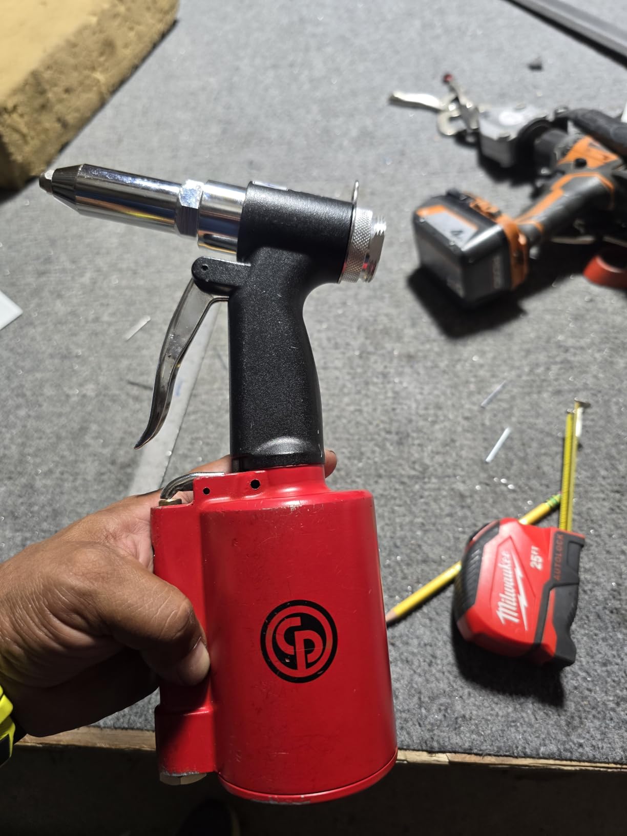 Chicago Pneumatic CP9882 - Air Riveter, Mechanic Tools, Construction, Home Improvement, Air Gun Tool, Blind Rivets, Max Rivet Size 3/16 Inch / 4.8 mm, Pulling Force 2200 lb / 1000 kg customer photo 1