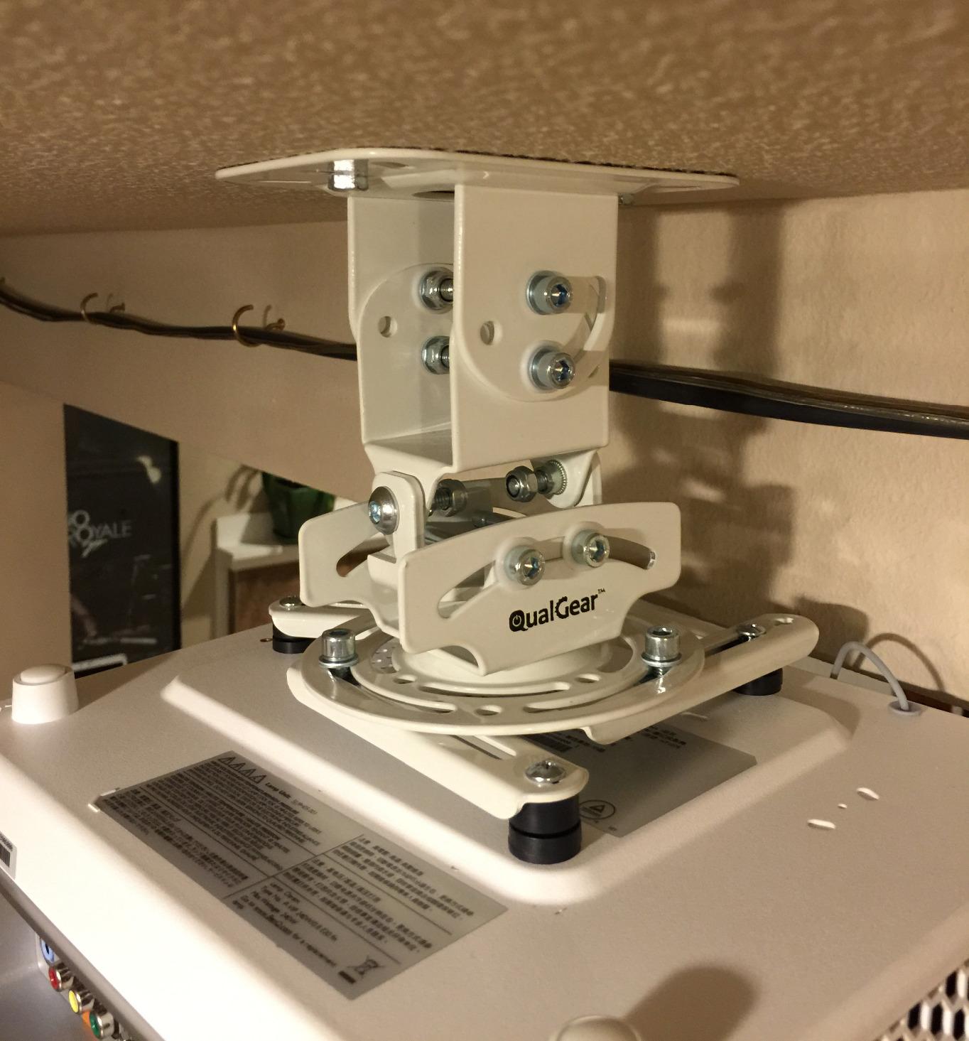 QualGear PRB-717-Wht Ceiling Mount Projector Accessory customer photo 1