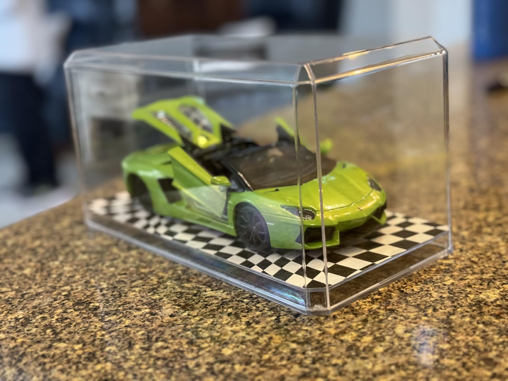 Maisto Assembly Line Lamborghini Aventador Roadster Die Cast Model Kit (1:24 Scale) customer photo 2