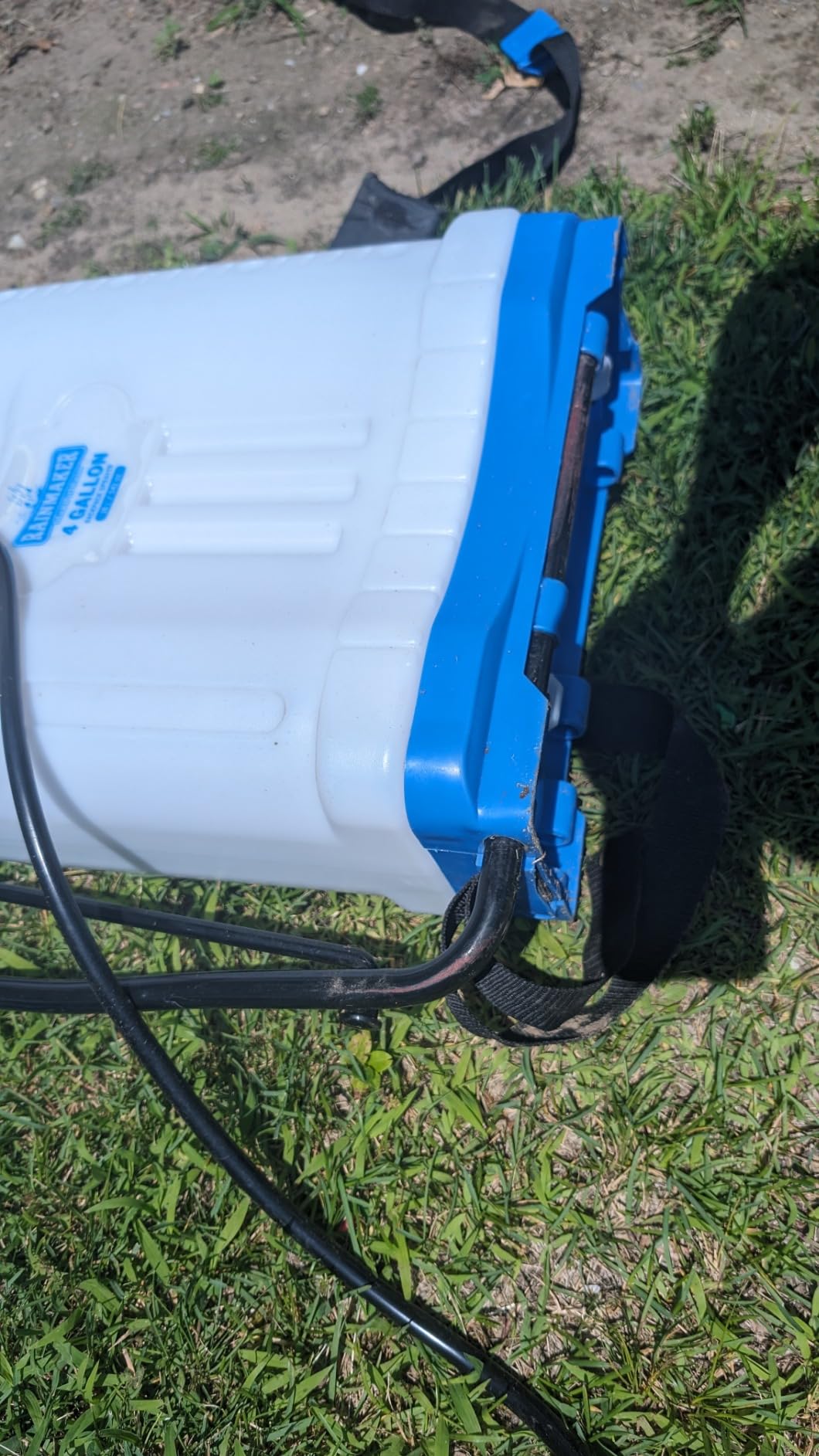 Rainmaker Backpack Sprayer - For Home and Garden Applications, Lightweight, Adjustable Shoulder Straps, 4 gal. (16L) customer photo 1