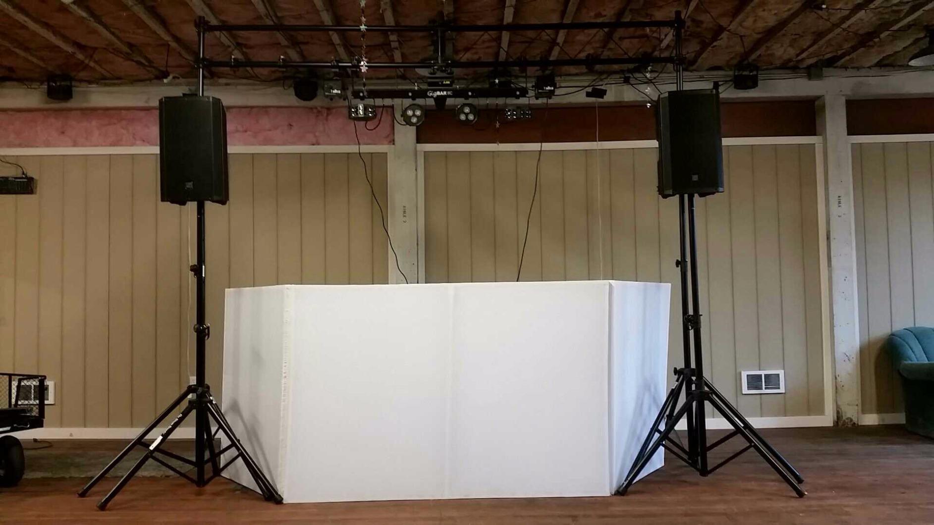 American Sound Connection Pro Audio Mobile DJ Light Stand 10 Foot Length Portable Truss Lighting System with T-Bar customer photo 1