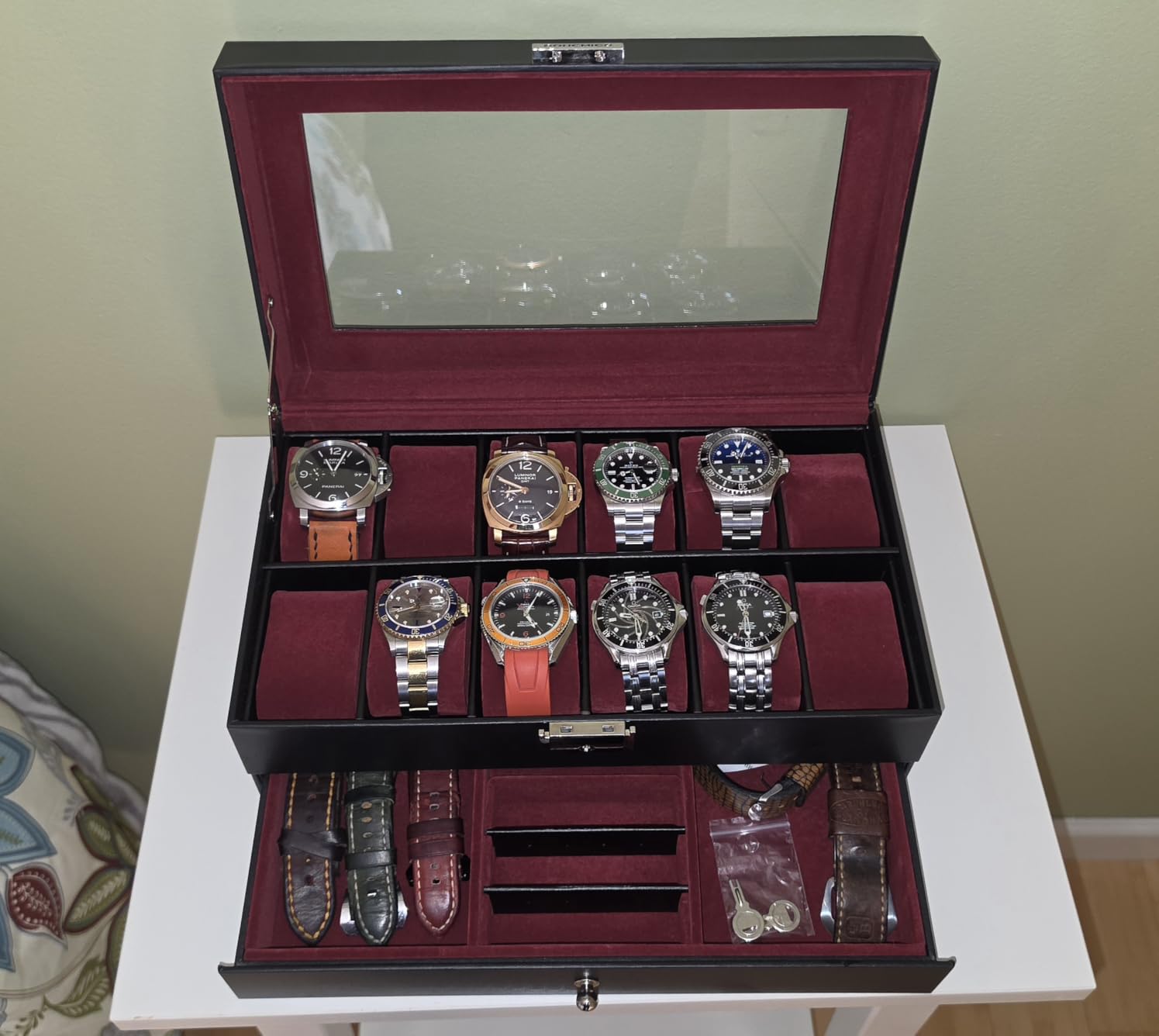 SONGMICS Watch Box, 12-Slot Watch Case Organizer with Large Glass Lid, 2 Layers, Removable Pillows, Metal Lock, Gift for Loved Ones, Black Synthetic Leather, Gray Lining UJWB012 customer photo 2