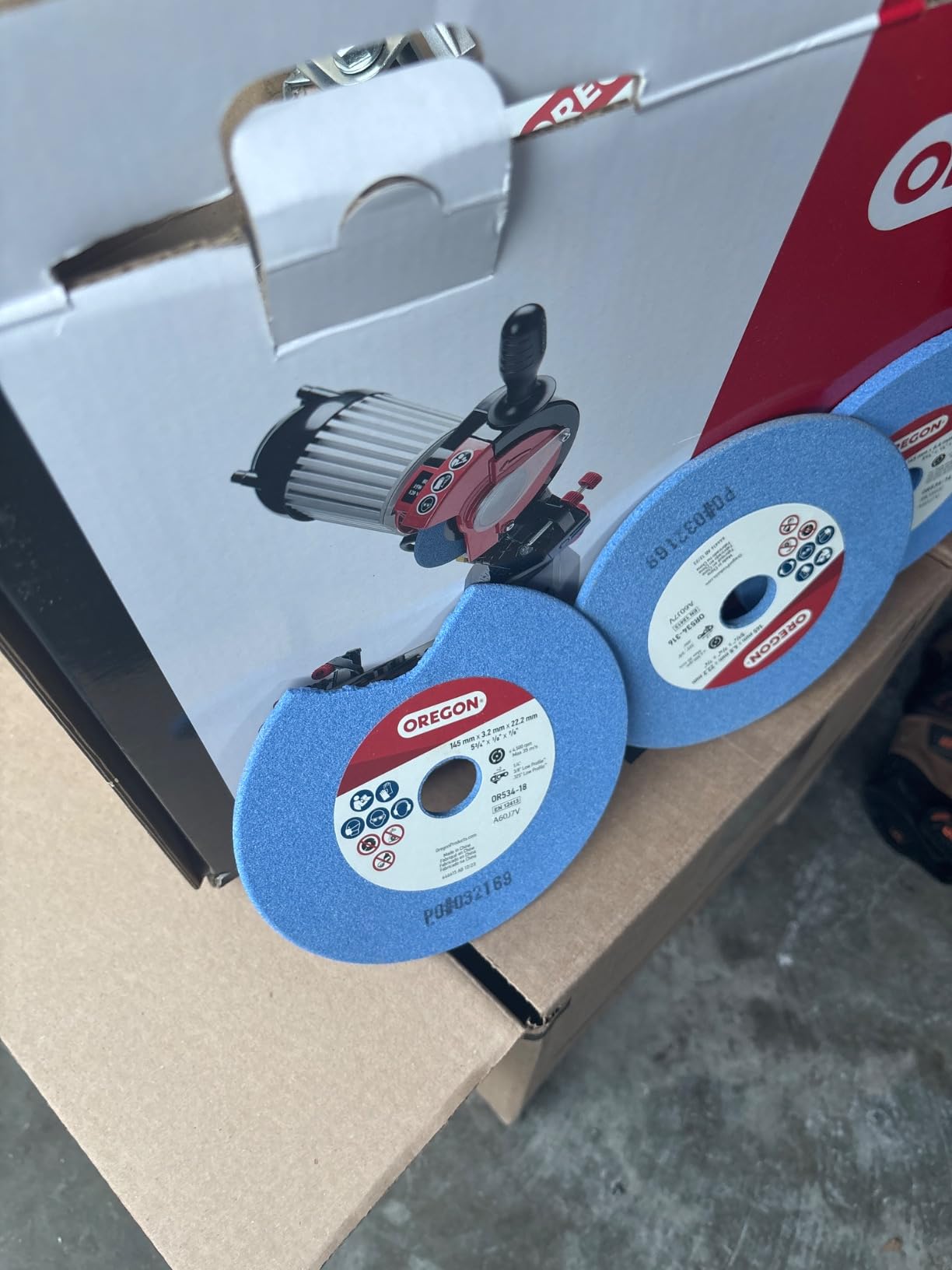 Oregon Professional Compact 120-Volt Bench Chain Grinder | Universal Saw Chain Sharpener, for All Chainsaw Chain Types, Bench Mounted, Professional Grade customer photo 2