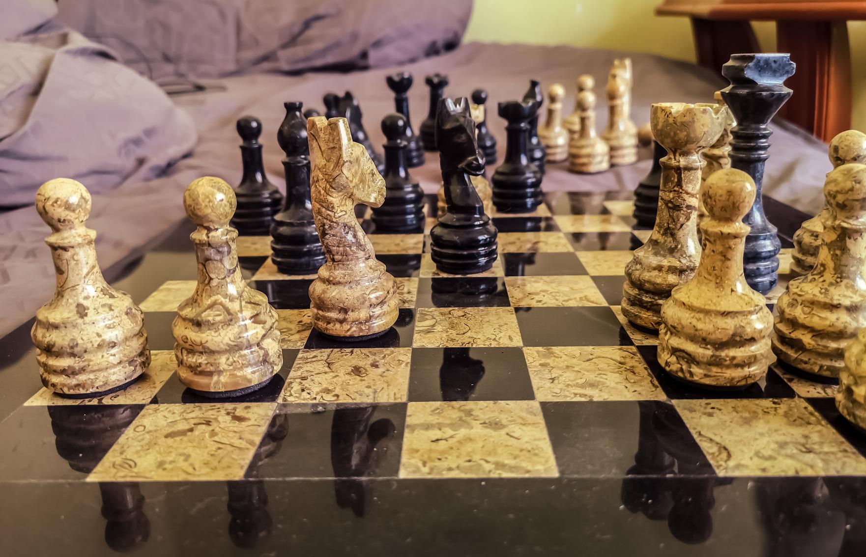 Radicaln Marble Chess Set 15