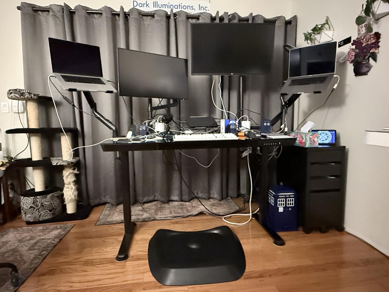 Ergodriven Topo Premium Not-Flat Anti-Fatigue Standing Desk Mat, Obsidian Black customer photo 1