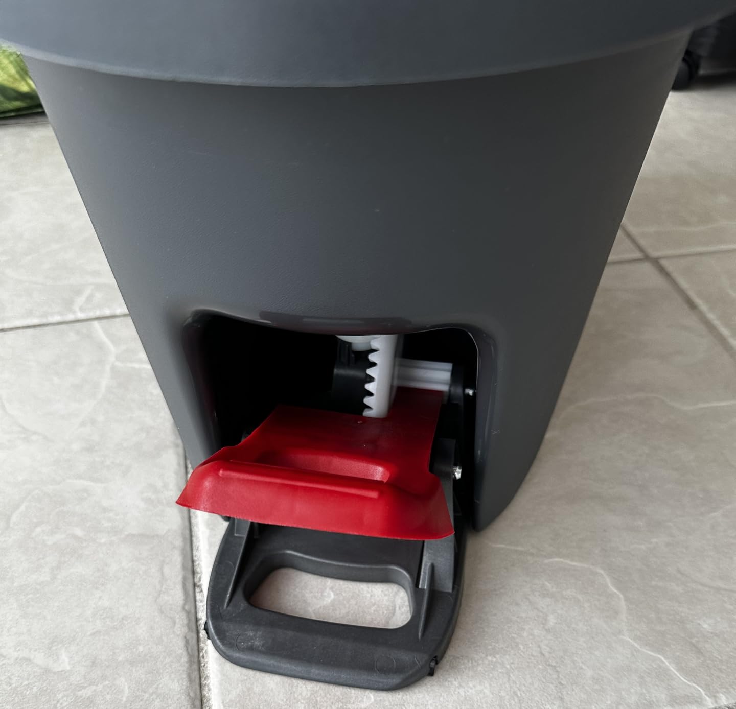 O-Cedar EasyWring Microfiber Spin Mop, Bucket Floor Cleaning System, Red, Gray, Standard customer photo 2