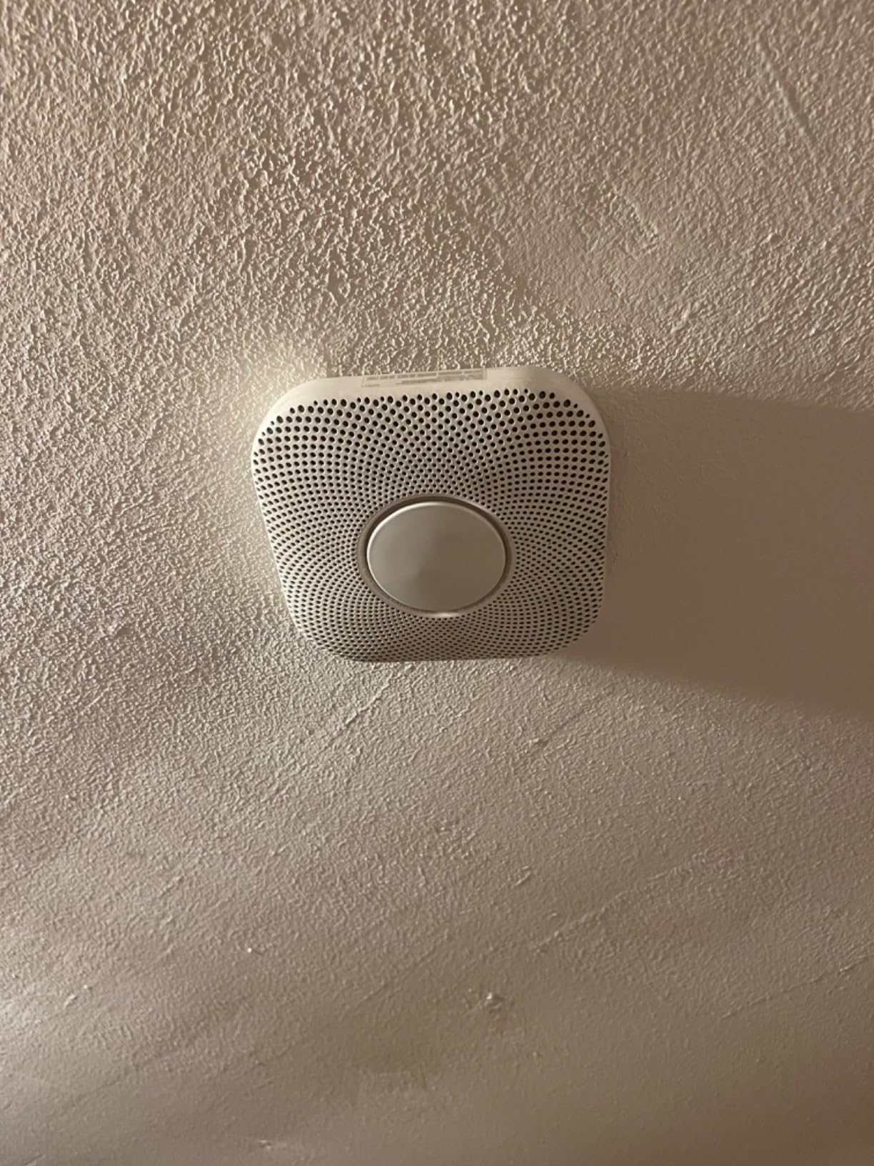 Google Nest Protect - Smoke Alarm - Smoke Detector and Carbon Monoxide Detector - Battery Operated, White - S3000BWES customer photo 2