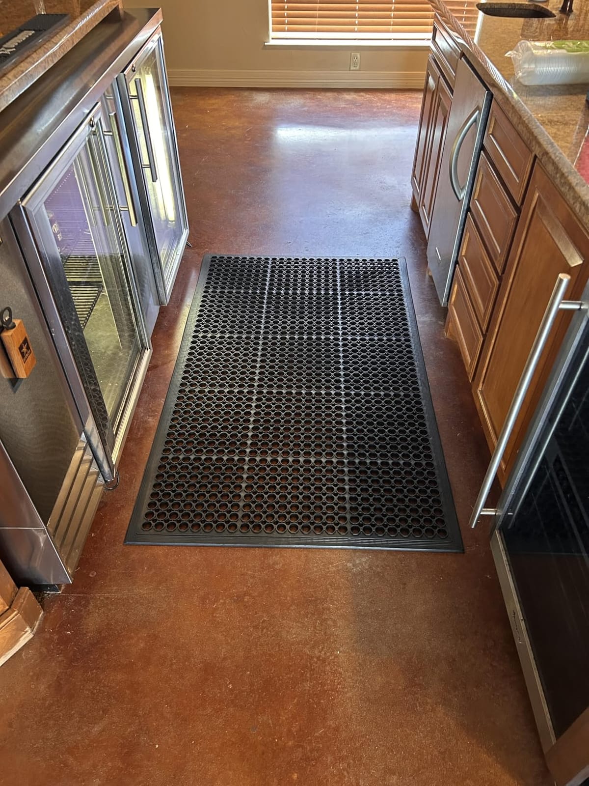 Envelor Anti Fatigue Mats for Kitchen Floor, Rubber Bar Mat, Non Slip Commercial Floor Mat with Drainage Holes, Indoor Outdoor Rubber Mat for Restaurant, Garage, Entryway, Entry Mat 36 x 60 in customer photo 2