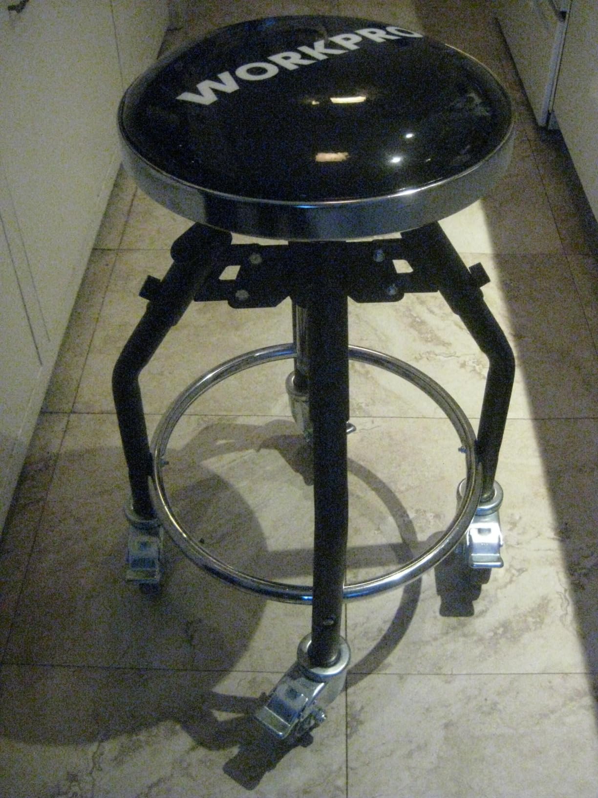 WORKPRO Heavy Duty Adjustable Hydraulic Shop Stool, Garage Bar Stool, 29in to 33.86in, 330-Pound Capacity, Black customer photo 2