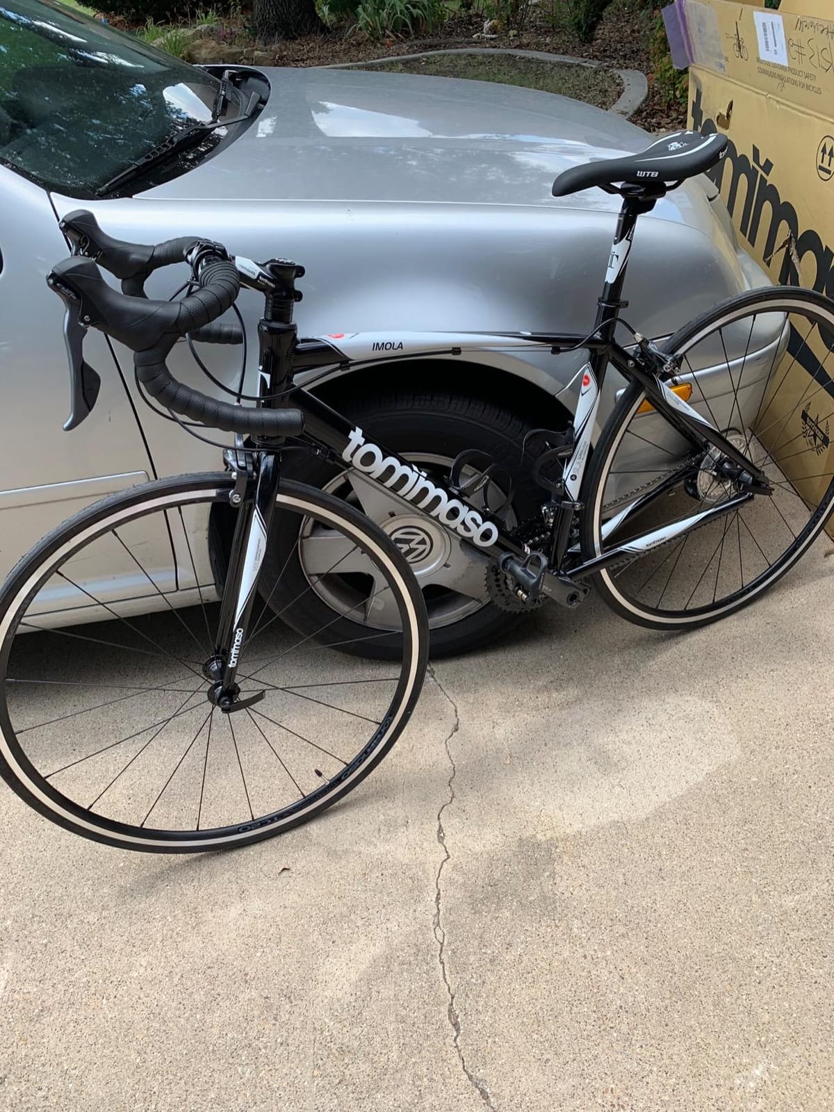 Tommaso Imola - Sport Bike Performance Aluminum Road Bike, Shimano Claris 24 Speeds Road Bicycle Men Road Bikes for Mens customer photo 1
