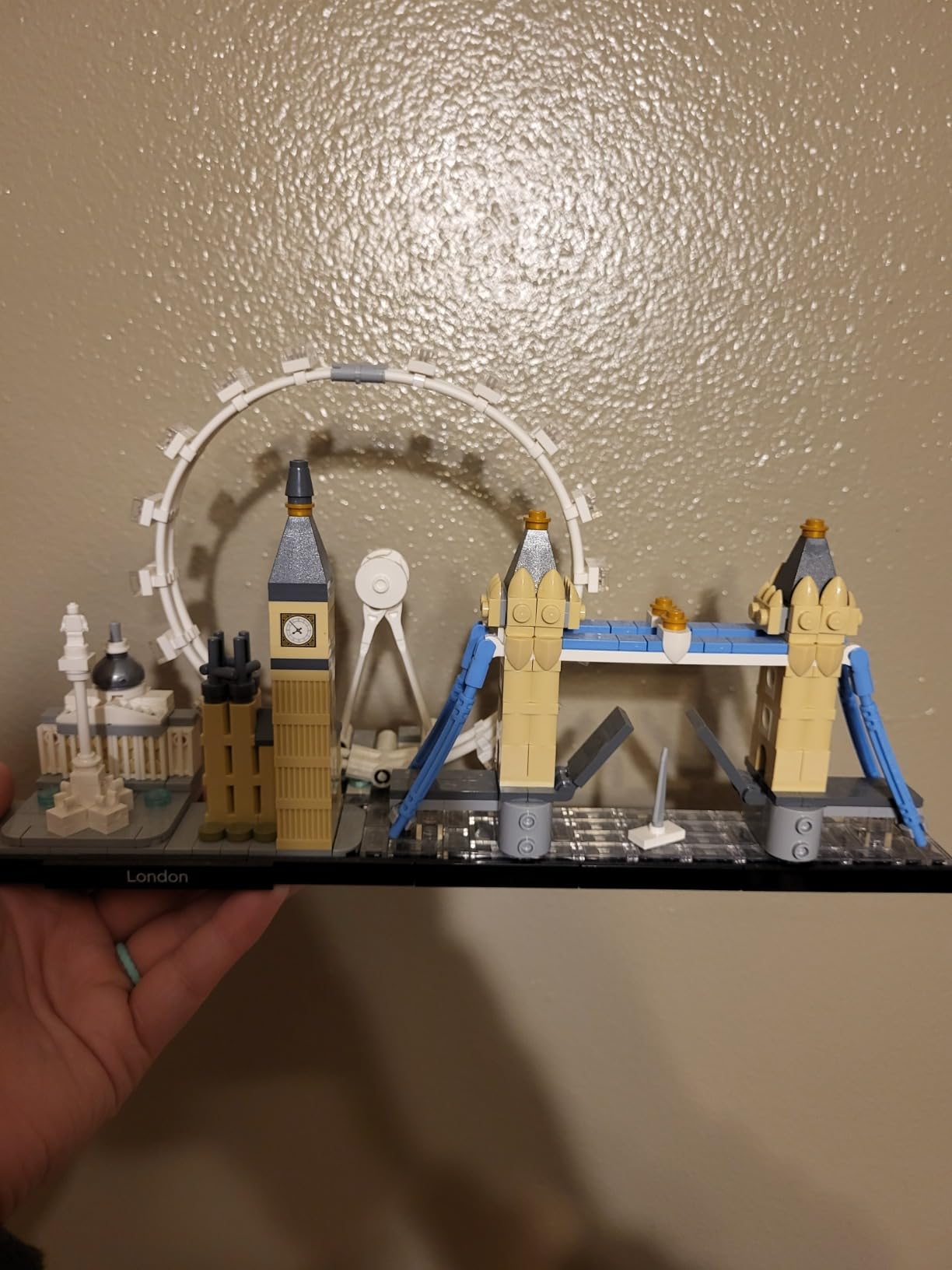 Architecture London Skyline Collection 21034 Building Set Model Kit and Gift for Kids and Adults (468 pieces) customer photo 1