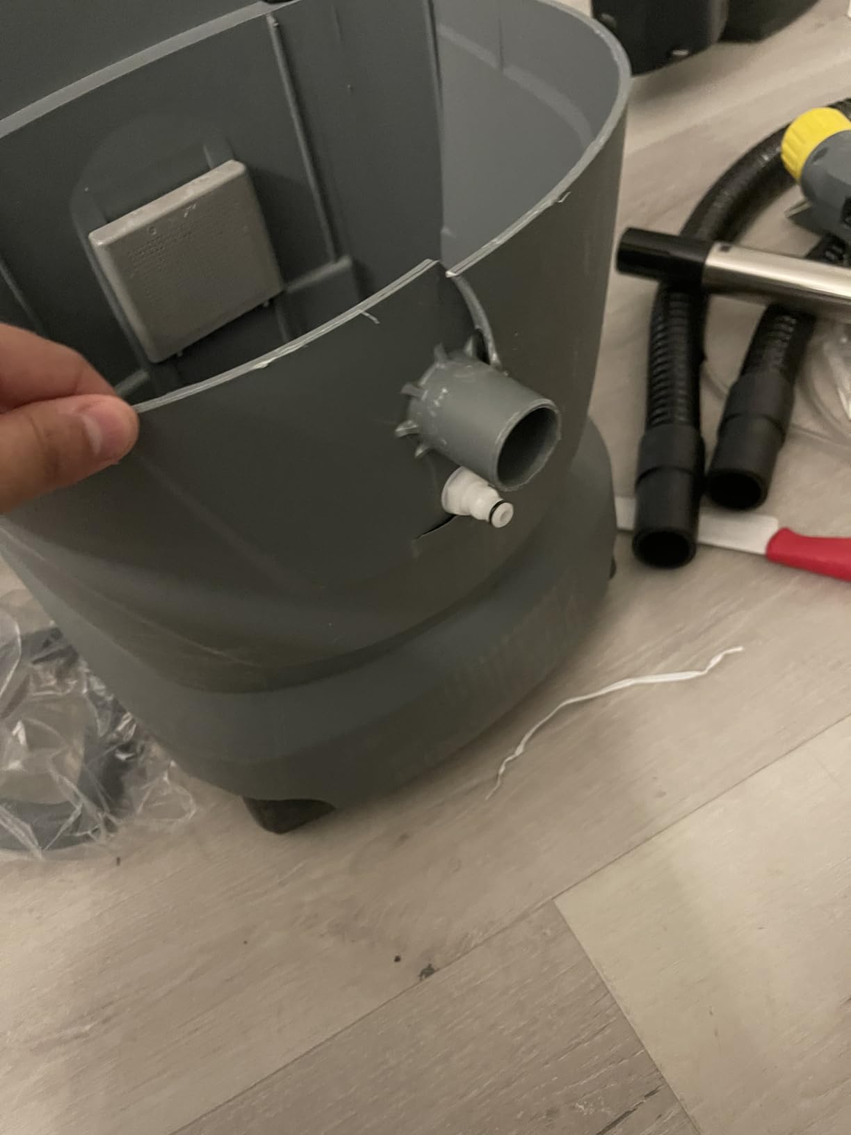Kärcher Puzzi 8/1 C Commercial Carpet Extractor 12.5 PSI - 3.9 Gallon Tank customer photo 1
