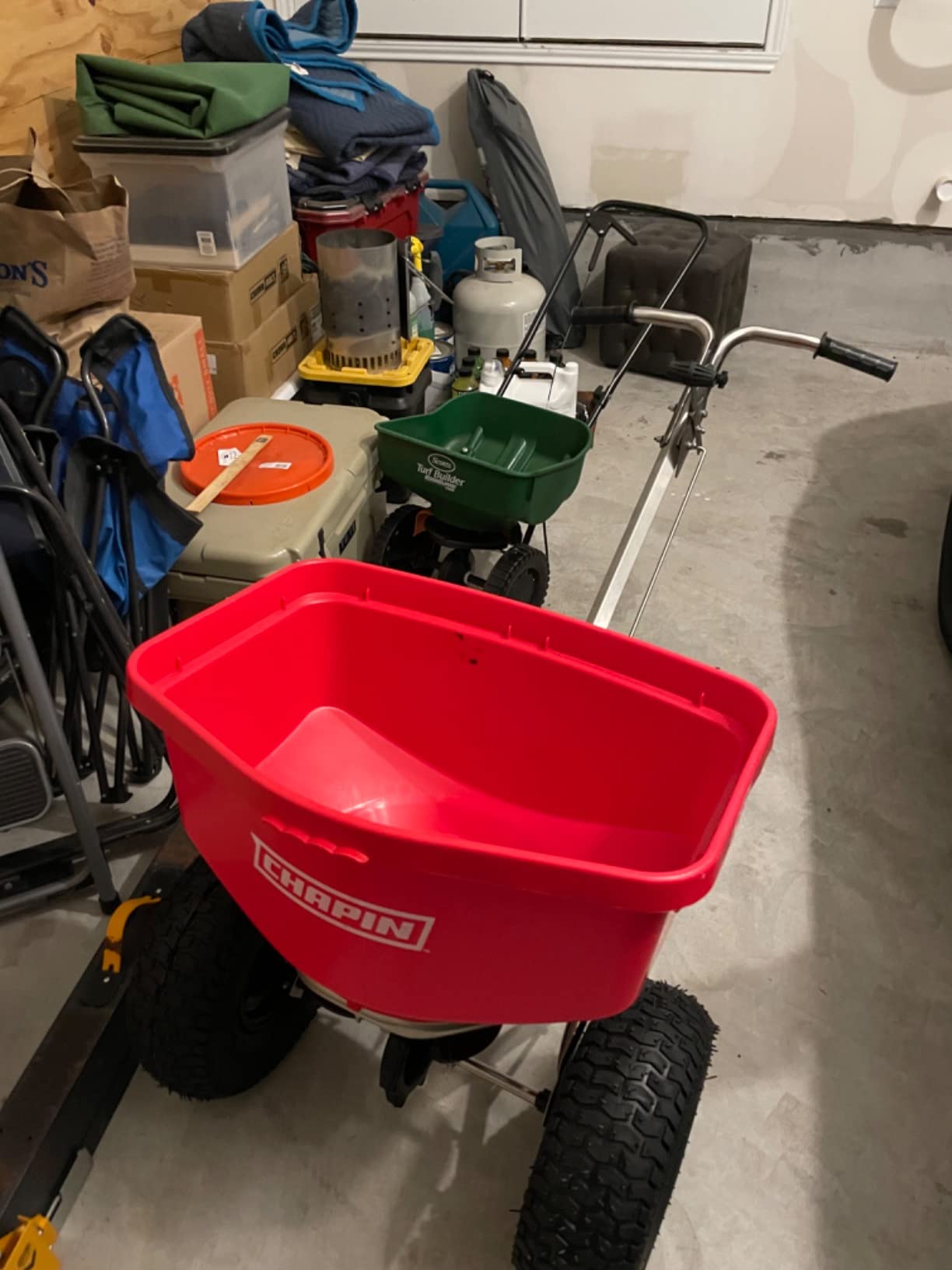 CHAPIN 8400C 100-Pound Capacity Made in USA Professional SureSpread Turf Spreader with Stainless Steel Frame and Linkage, Enclosed Gearbox, 14-inch Tires customer photo 2