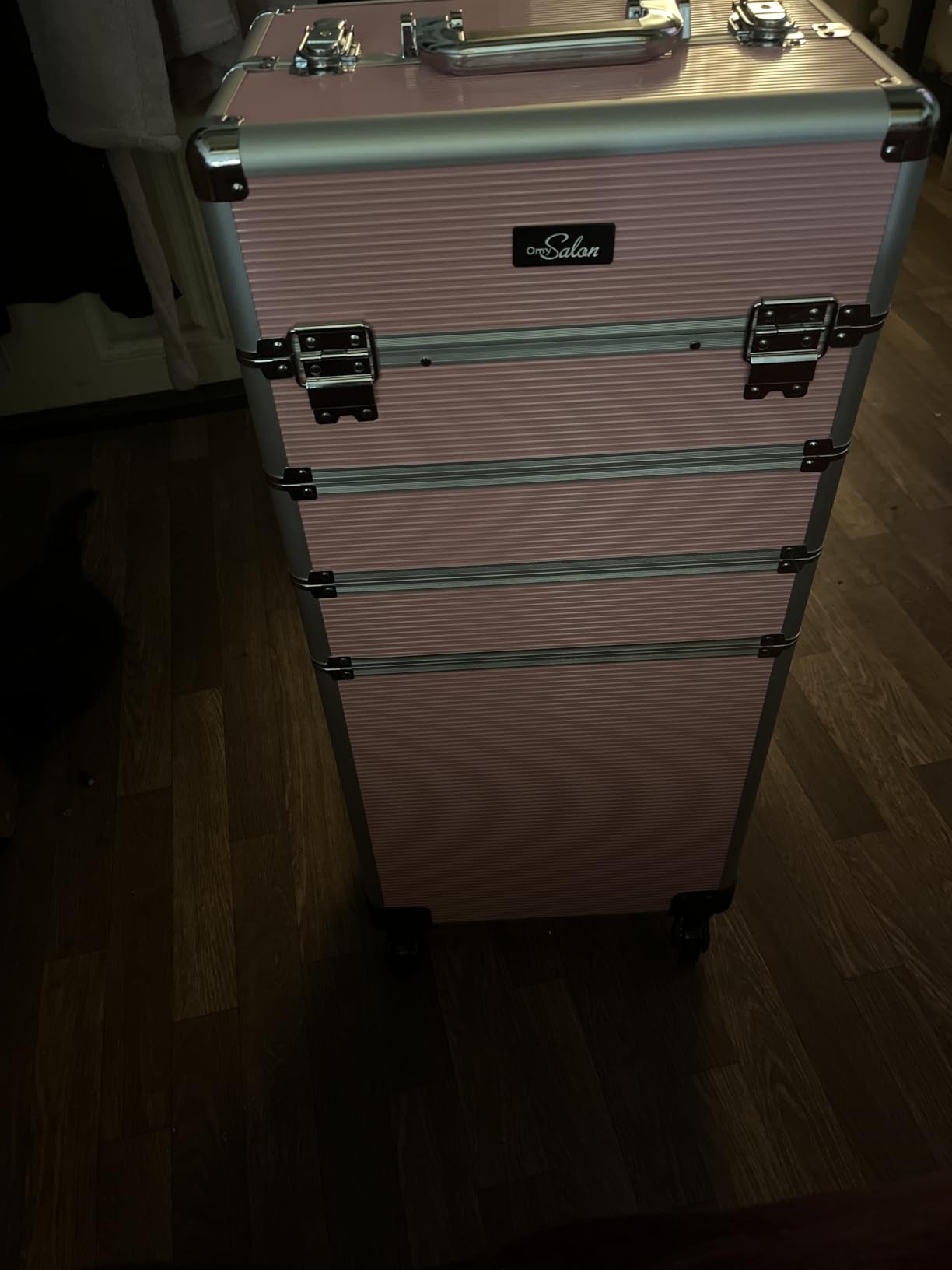 mefeir 4 in 1 Rolling Makeup Train Case, Aluminum Makeup Travel Organizer Cosmetic Case, Cosmetology Display Suitcase on Wheels, Beauty Storage Luggage Lockable w/4 Removable Wheels (Pink) customer photo 1