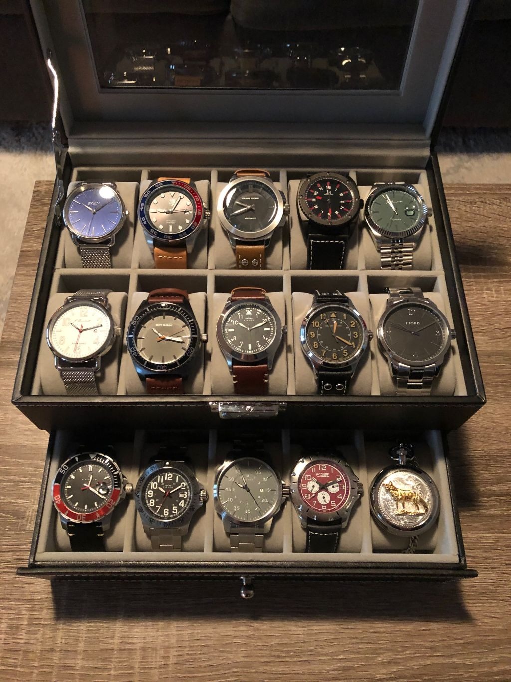 BEWISHOME Watch Box, 20-Slot Watch Cases for Men with Large Glass Lid | Watch Case with Removable Watch Pillows, Synthetic Leather, Watch Storage Organizer Box, Watch Display Case, Black SSH04B customer photo 2