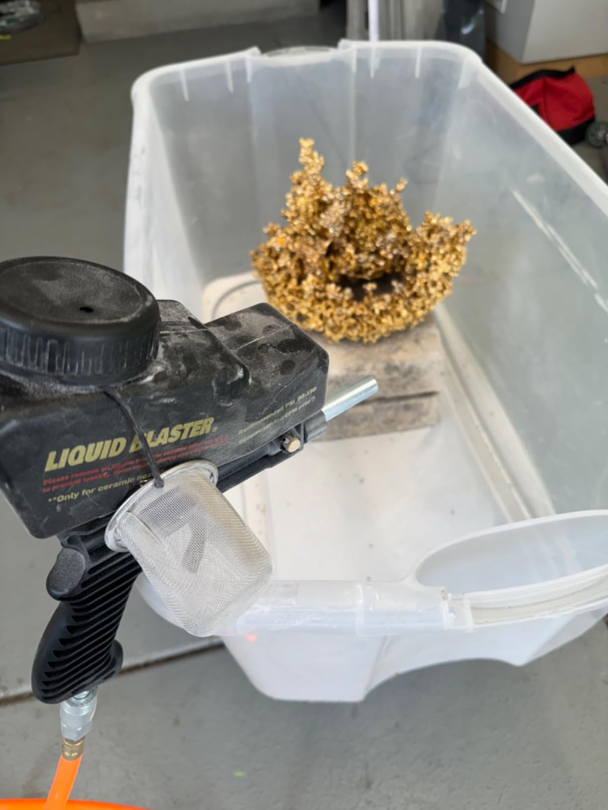LE LEMATEC Portable Sand Blaster Gun Kit, Pneumatic Tool for Rust Removal | Glass etching, paint stripping, surface prep, deburring, steel nozzle, gravity feed, 90 PSI, model AS118 customer photo 1