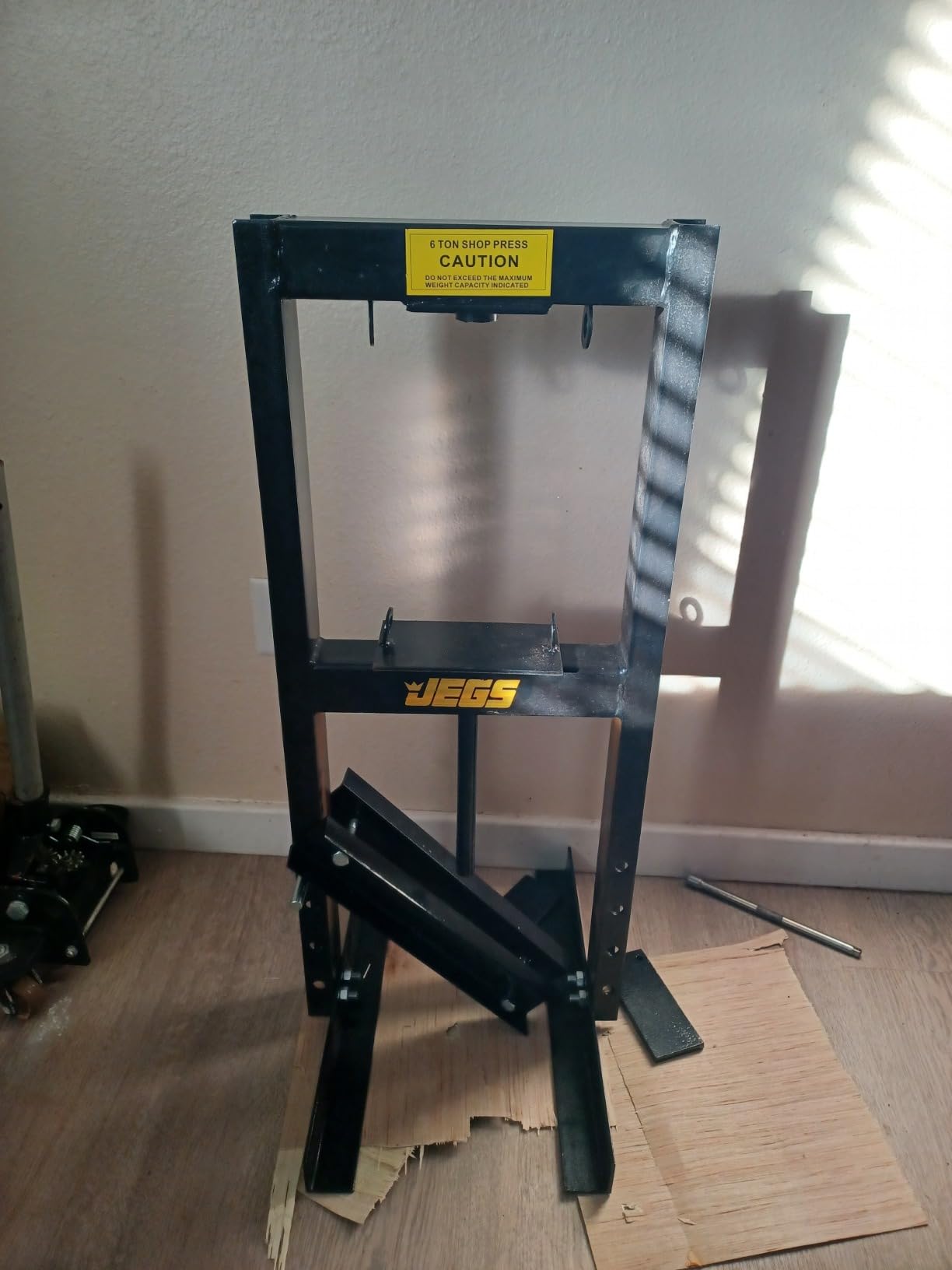 JEGS 6 Ton Hydraulic Shop Press - Lever-Action, Bench Top Hydraulic Press - Up to 18-Inch Working Range - Includes 2 Press Plates customer photo 2