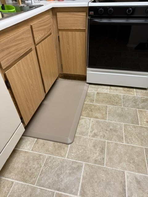 ComfiLife Anti Fatigue Floor Mat - 3/4 Inch Thick Kitchen Mat and Standing Desk Mat, 20 x 32 Inches, Black customer photo 1