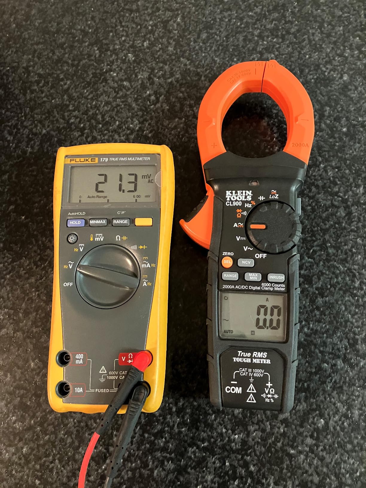 Klein Tools CL900 Digital Clamp Meter, Auto Ranging TRMS, AC/DC Voltage/Current, 2000A, LoZ , Continuity, Frequency, NCVT, Temp, More, 1000V customer photo 2
