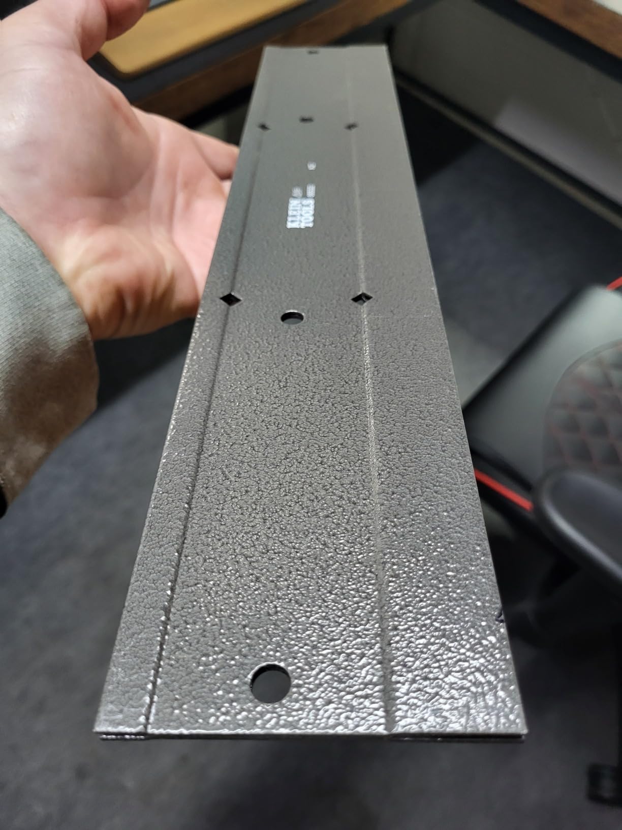 Klein Tools 86530 Metal Folding Tool for Duct Bending 12 x 3-Inch Folds Up to 24 ga CRSM customer photo 1