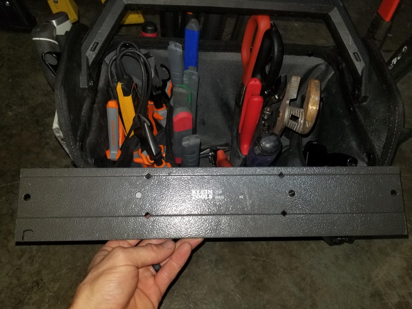 Klein Tools 86530 Metal Folding Tool for Duct Bending 12 x 3-Inch Folds Up to 24 ga CRSM customer photo 2
