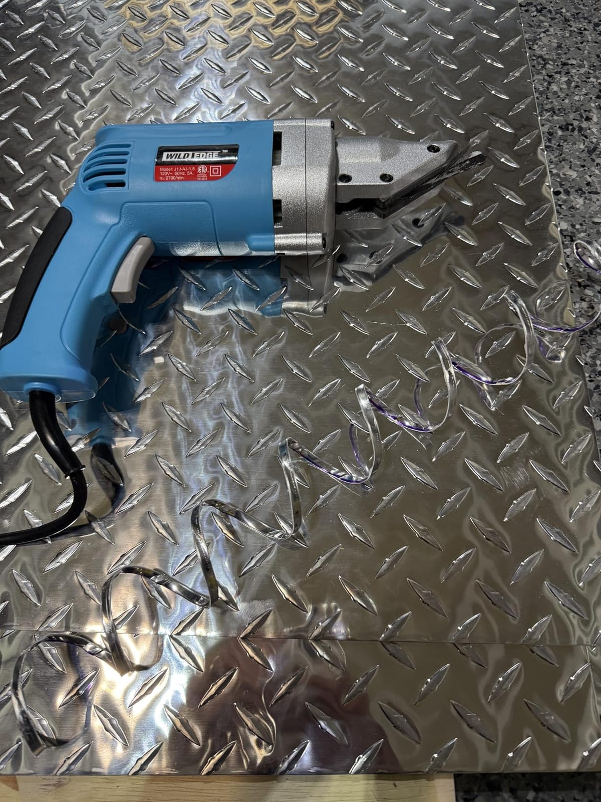 Electric Metal Shear, 14 Gauge 5.0 Amp Variable Speed Swivel Head Heavy Duty Sheet Metal Cutter customer photo 1