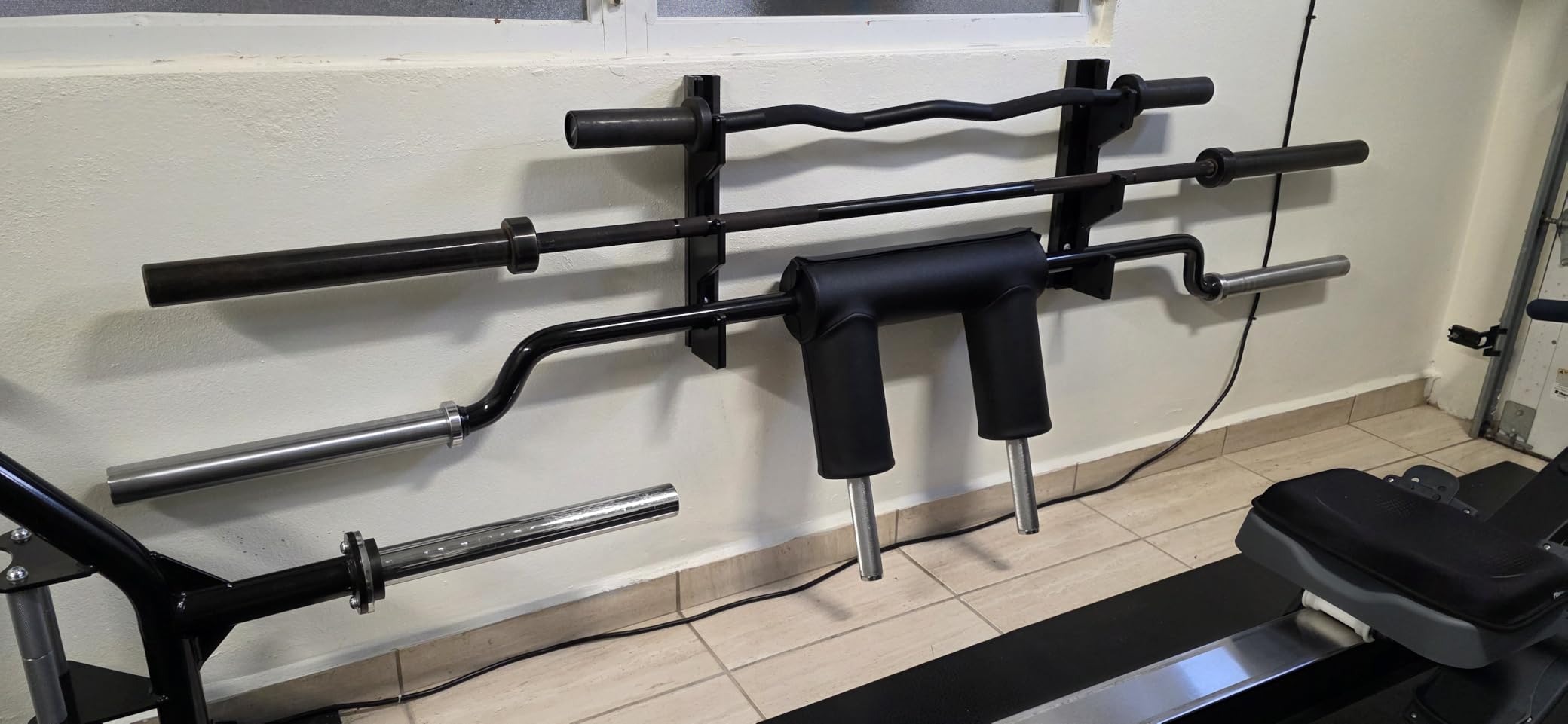 Yes4All Vertical Wall Mounted Olympic Barbell Holder, Barbell Storage Rack, Hanging Barbell Rack for Home Fitness Equipment customer photo 2