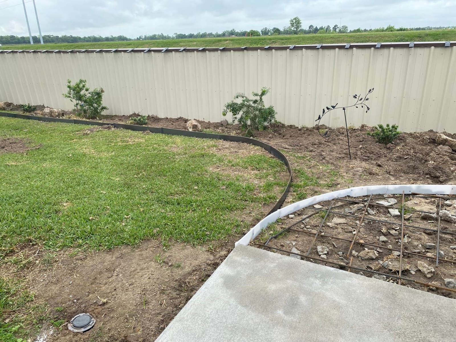 Edge Right - Hammer-in Landscape Edging - 48-inch Strips - 6-inch Depth 1/4-inch Rounded top COR-Ten Steel (5 Pack) customer photo 2