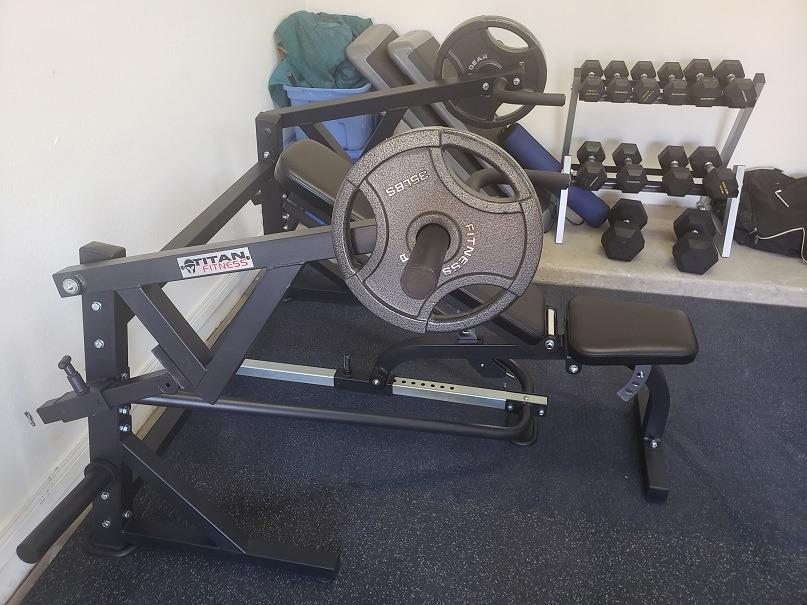 Titan Fitness Plate-Loaded Chest Press Machine with Adjustable FID Bench, 1000 LB Capacity, Converging Lever Arms for Bench Press, Chest & Back Home Gym Equipment customer photo 1