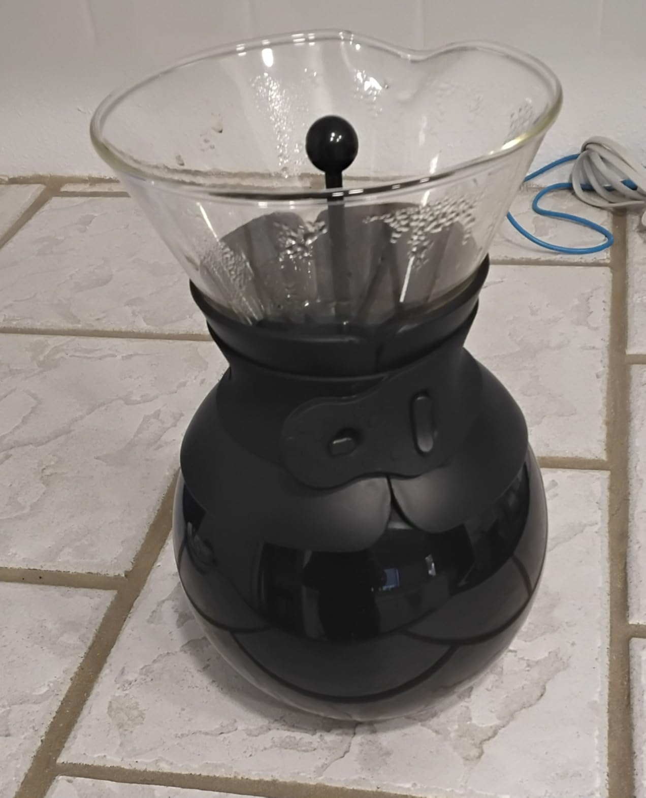 Bodum 34oz Pour Over Coffee Maker, High-Heat Borosilicate Glass with Reusable Stainless Steel Filter and Black Band Grip - Made in Portugal customer photo 2