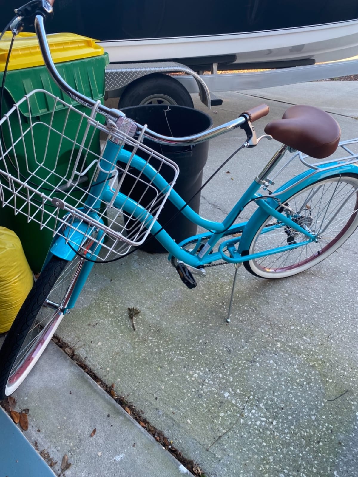 sixthreezero EVRYjourney Women's Steel Beach Cruiser Bike, Hybrid Bicycle, Step Through Frame with Rear Rack and Fenders, 26-Inch Wheels customer photo 2
